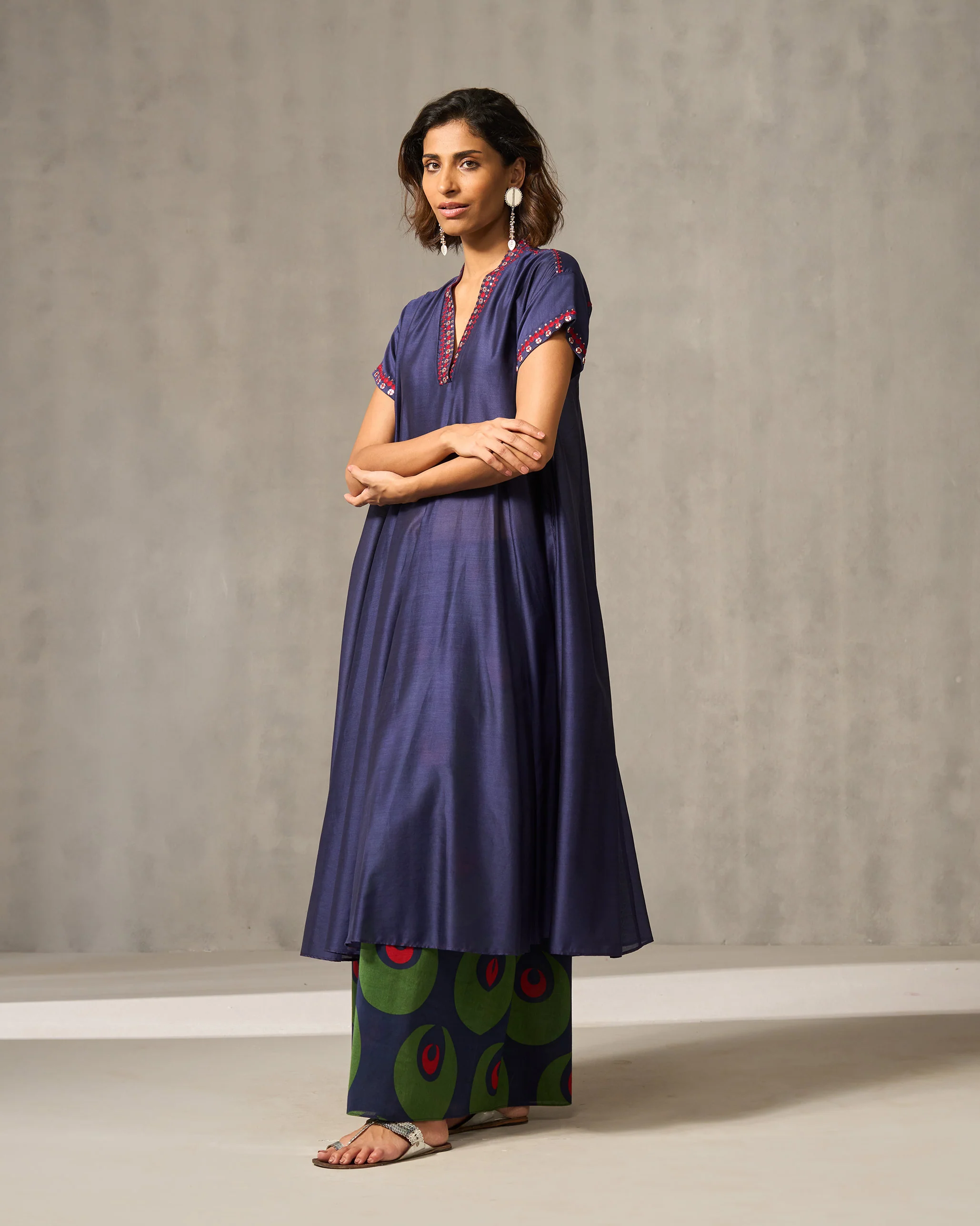 Nuhi Kurta - Navy Embroidered - Image 4