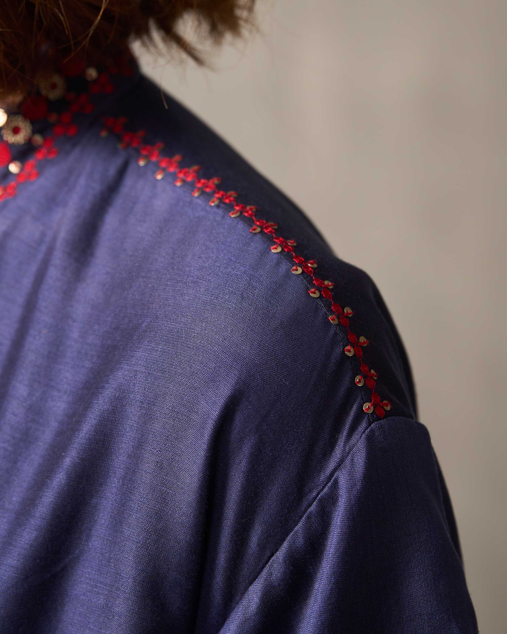 Nuhi Kurta - Navy Embroidered - Image 5
