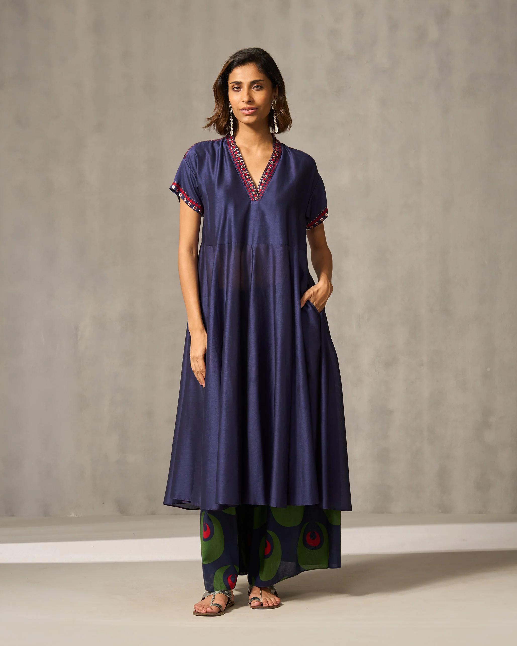 Nuhi Kurta - Navy Embroidered - Image 7
