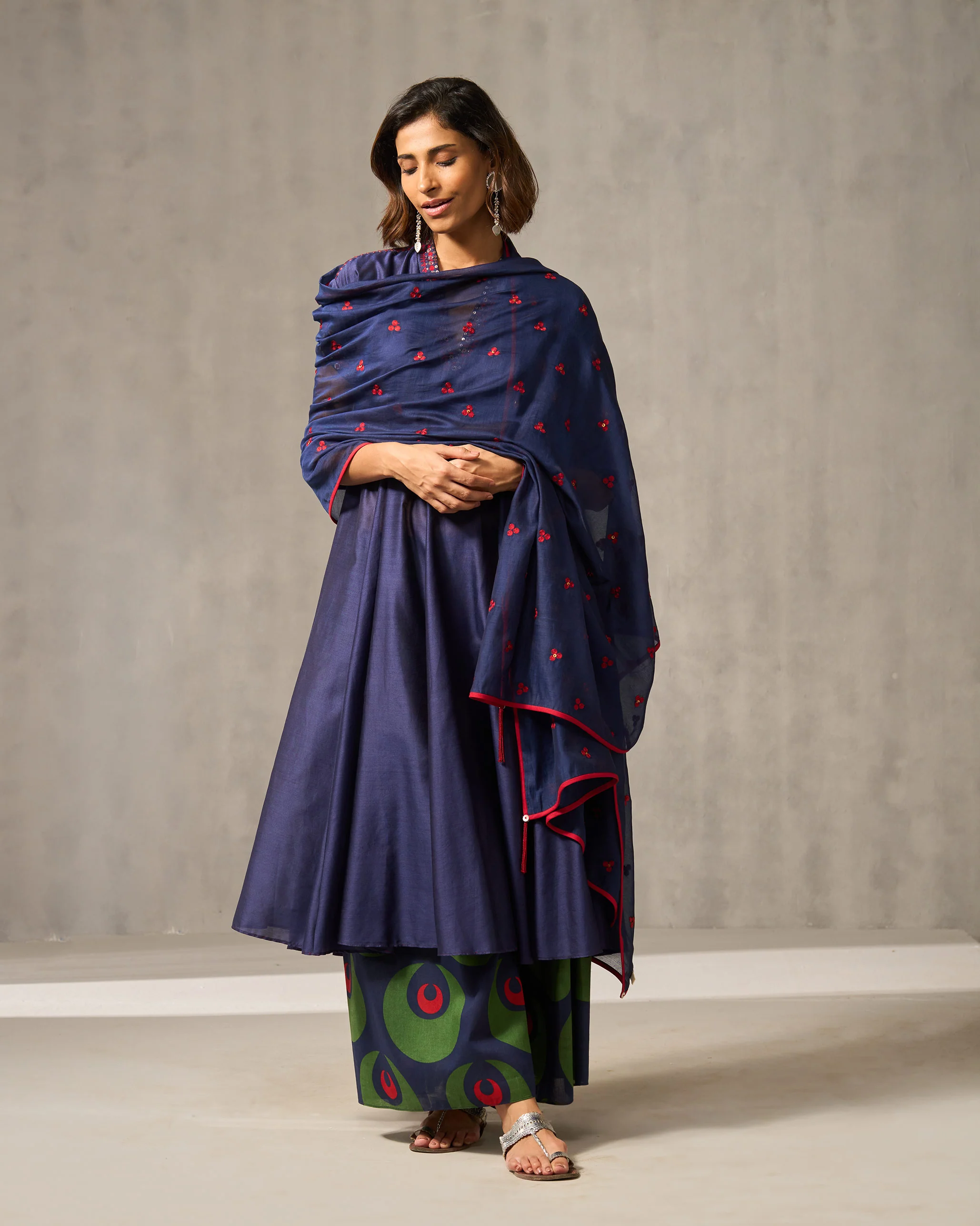 Nuhi Kurta - Navy Embroidered - Image 8
