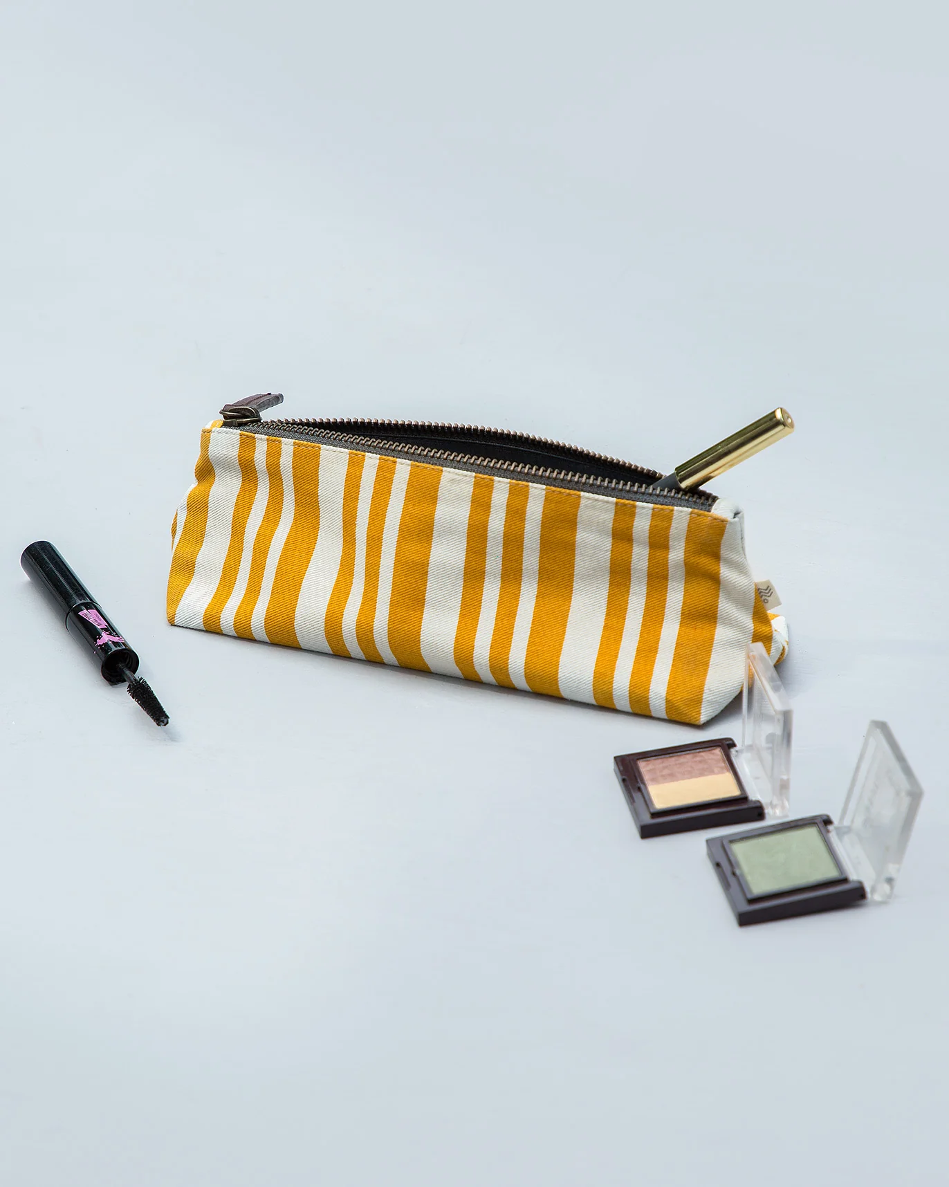 Oasis Make-up Pouch - Image 4