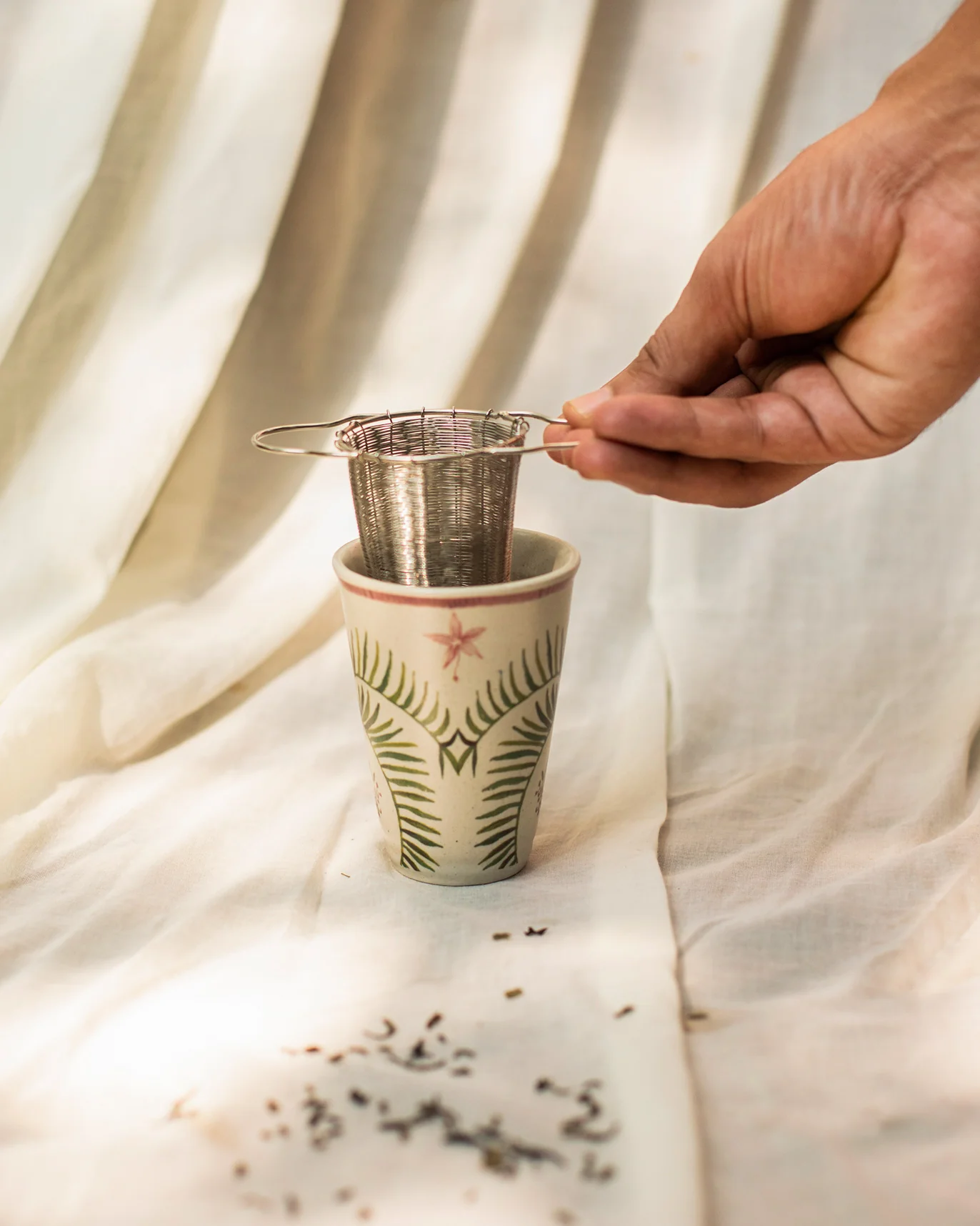 Oasis Tea Strainer - Image 2