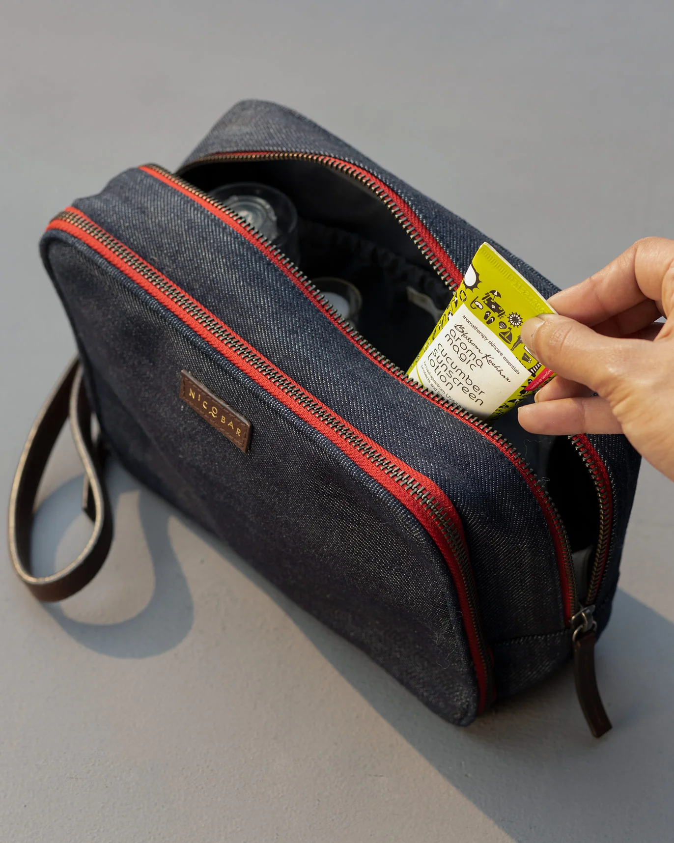 Oasis Toilet Case - Denim - Image 2
