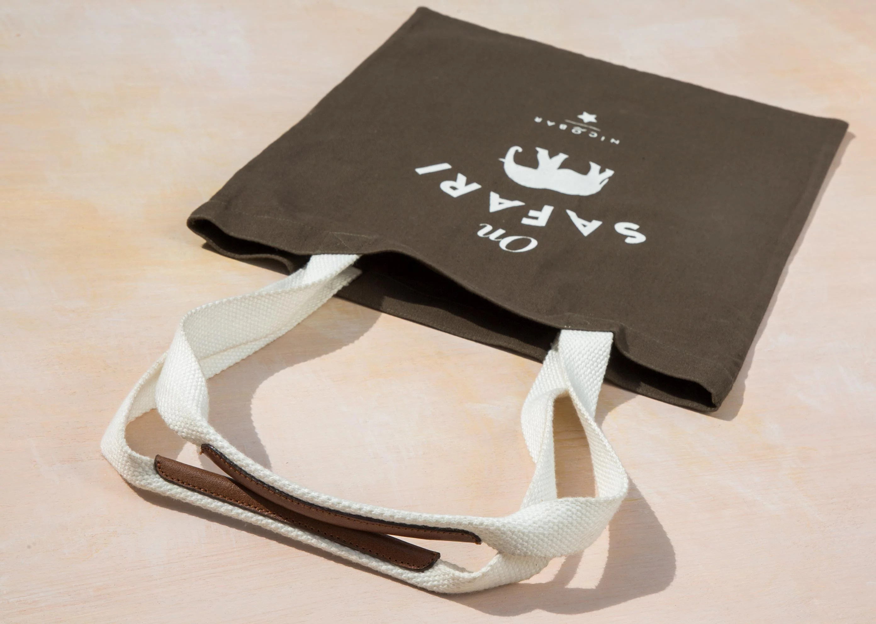On Safari Tote - Image 3