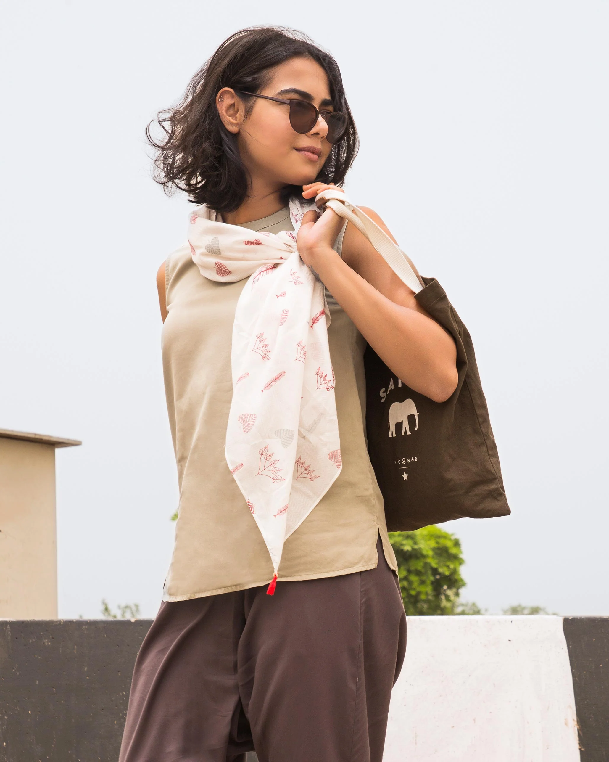 On Safari Tote - Image 5