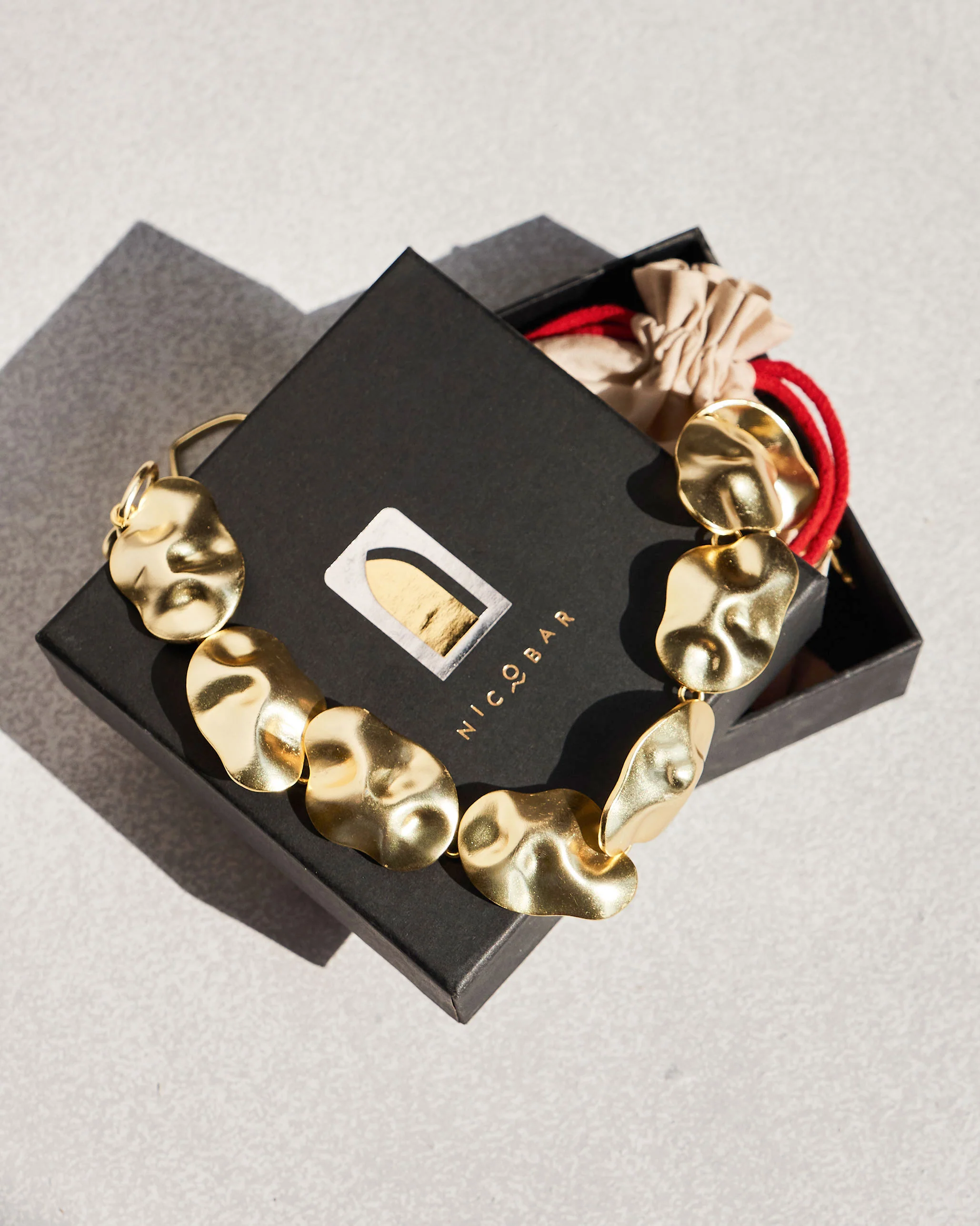 Oyster String Necklace - Brass - Image 4