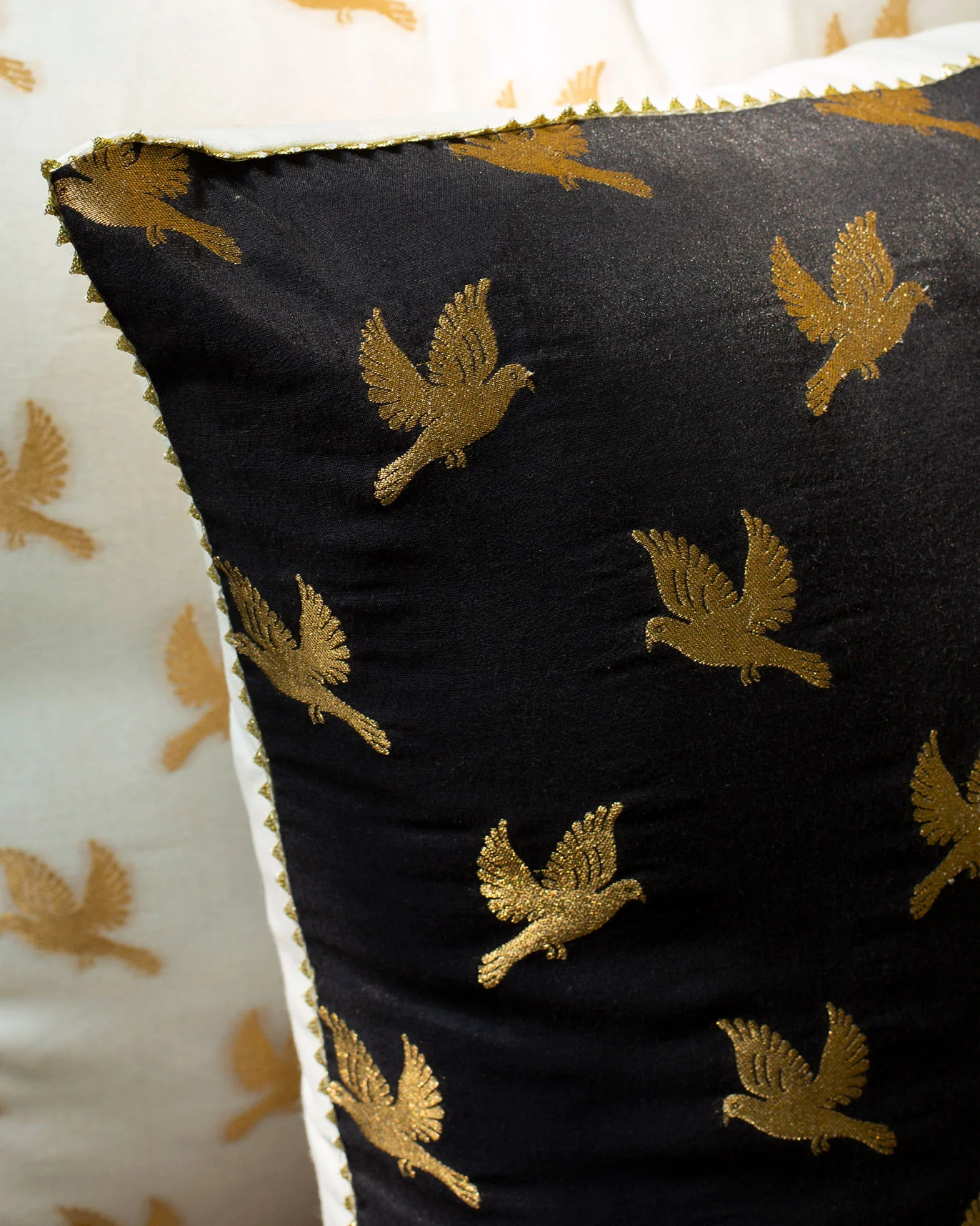 Palar Chidiya Cushion Cover - Black - Image 2