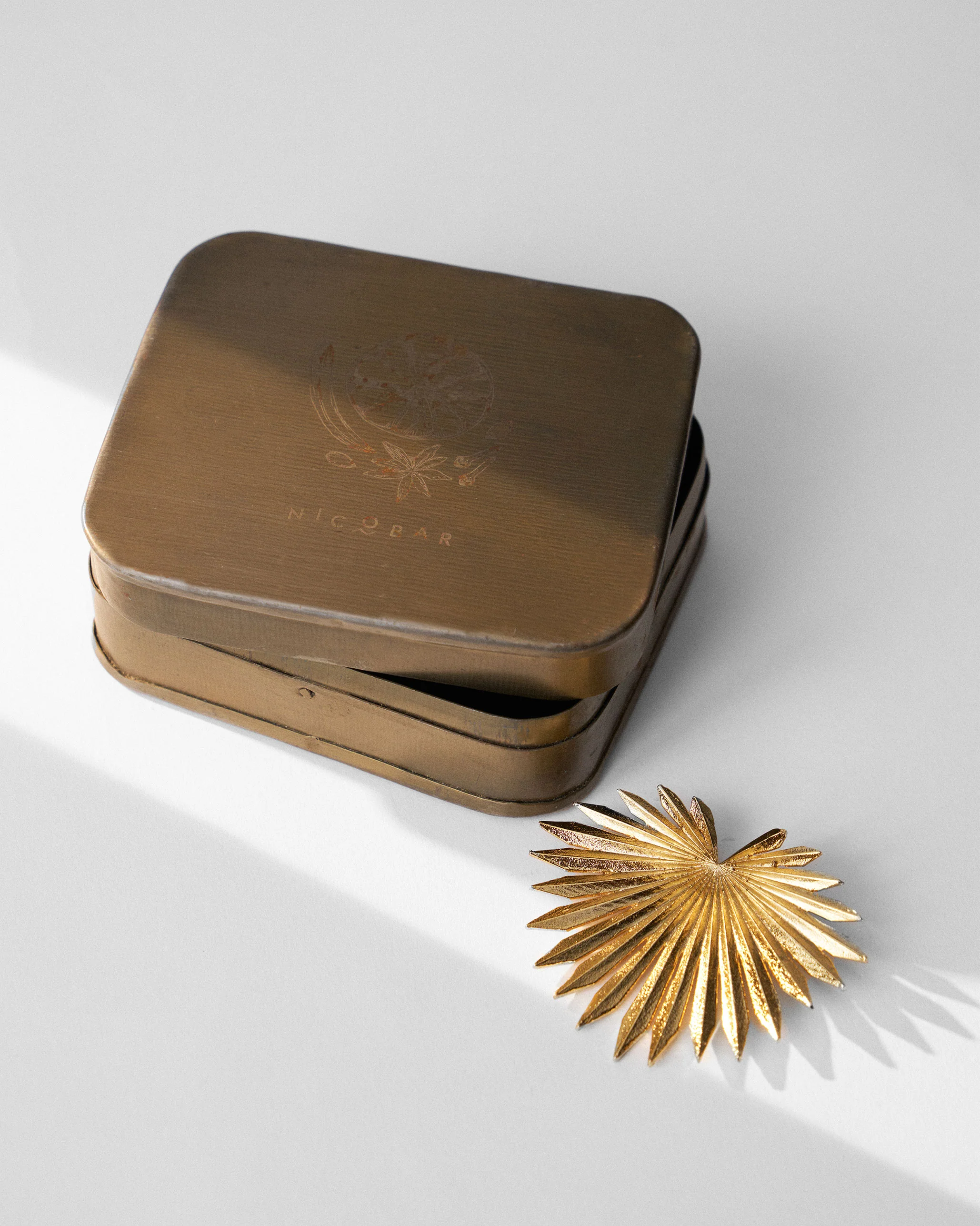 Palm Leaf Brooch - Gold - Image 4
