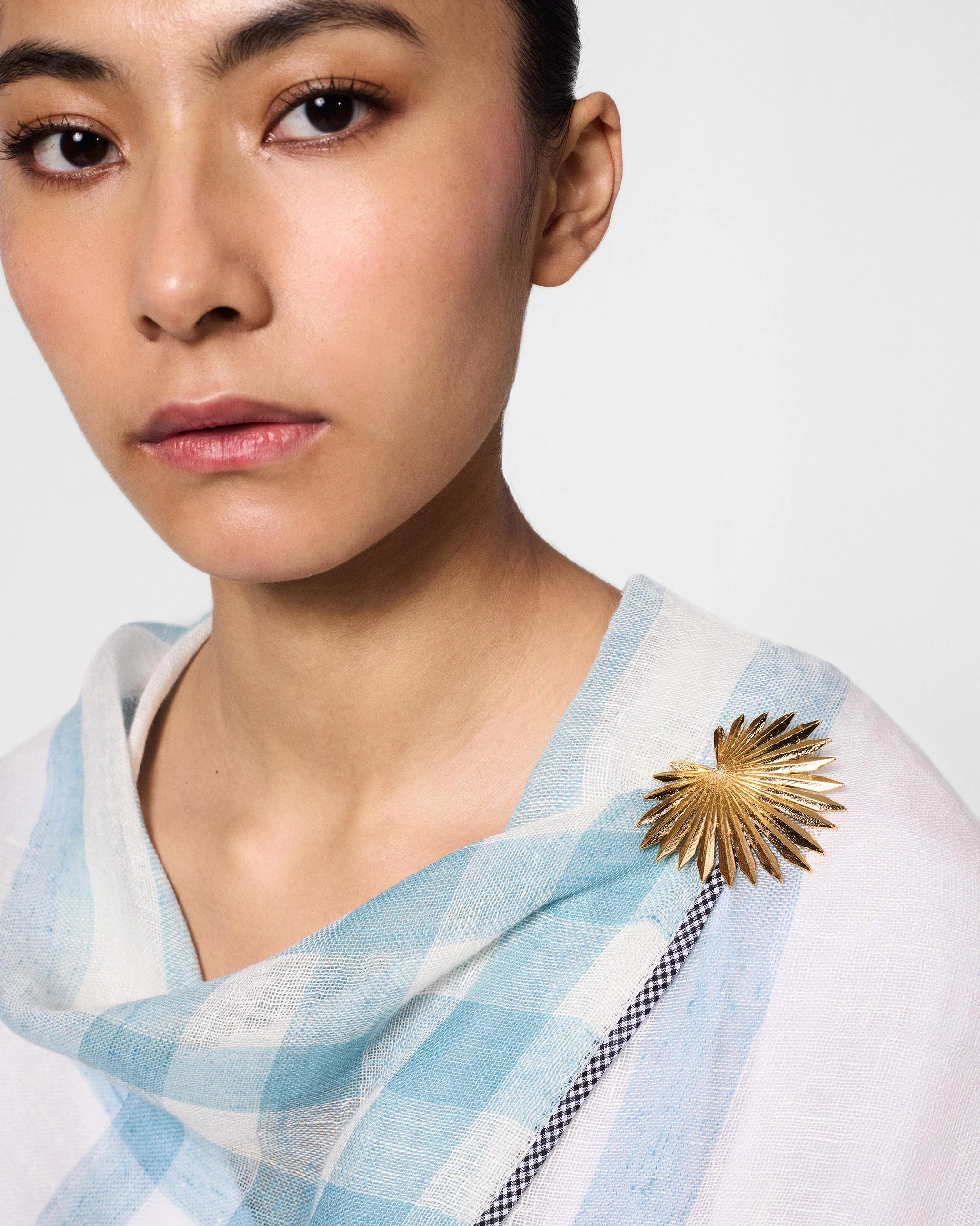 Palm Leaf Brooch - Gold - Image 5