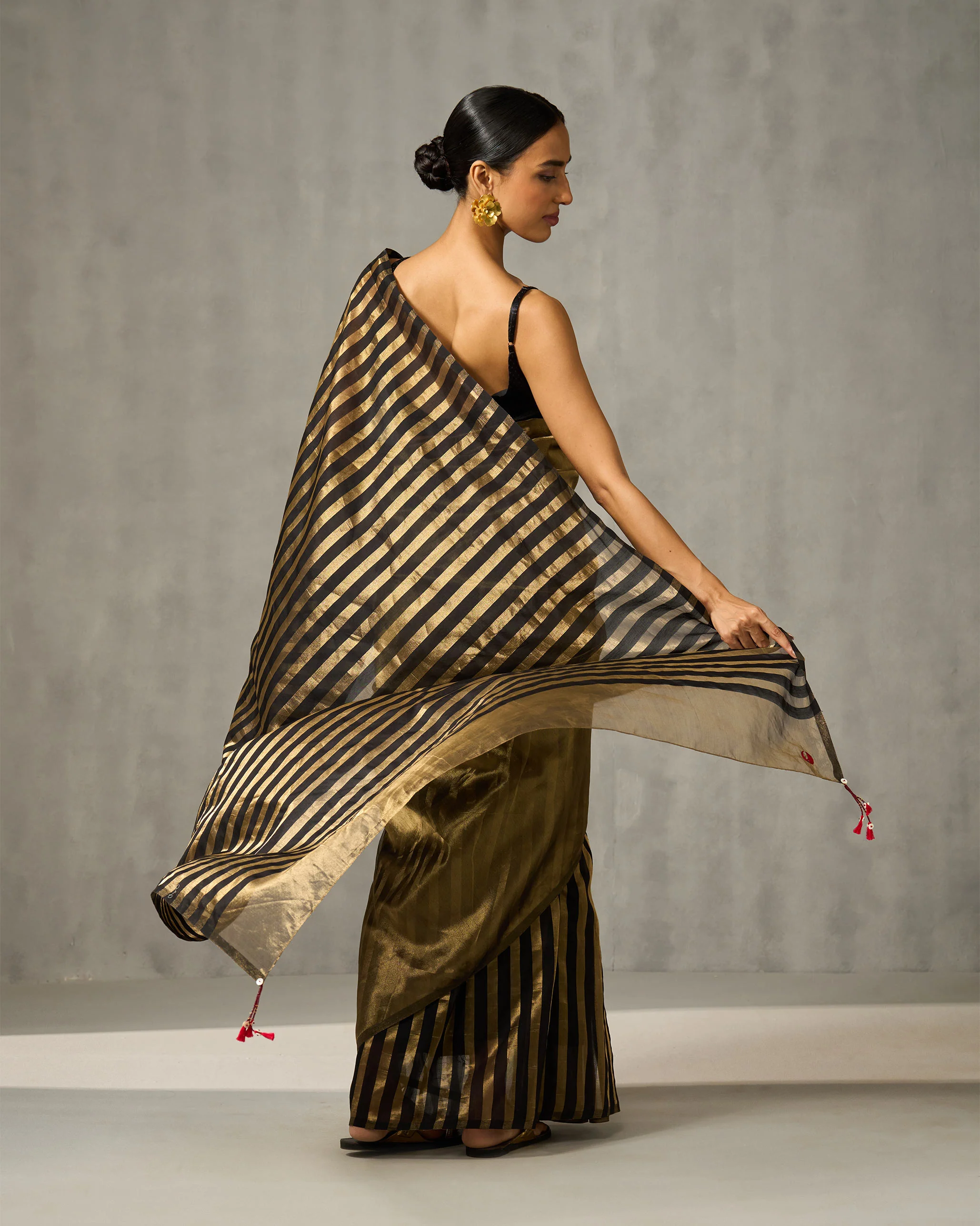 Party Stripes Sari - Gold & Black - Image 4