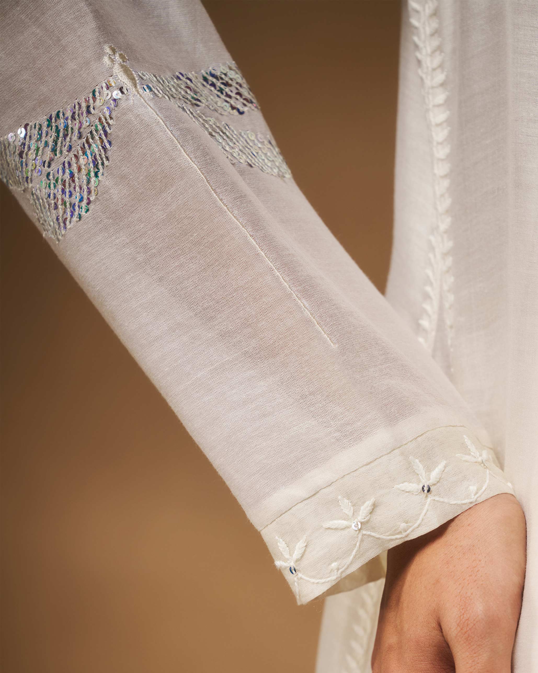 Pavi Overlay - Ivory Chikankari - Image 3