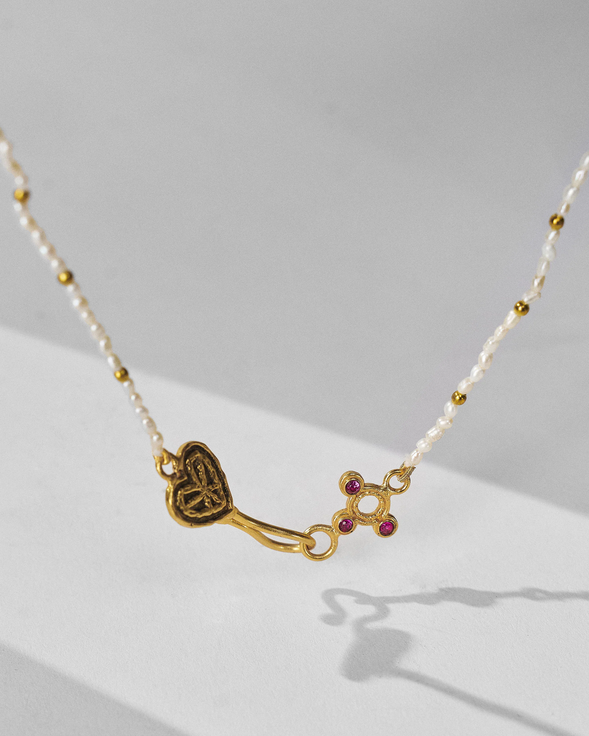Pearl Peepul Choker - Gold - Image 3
