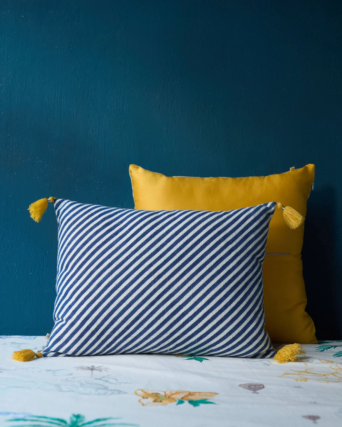 Pina Cushion Cover - Reversible - Image 3