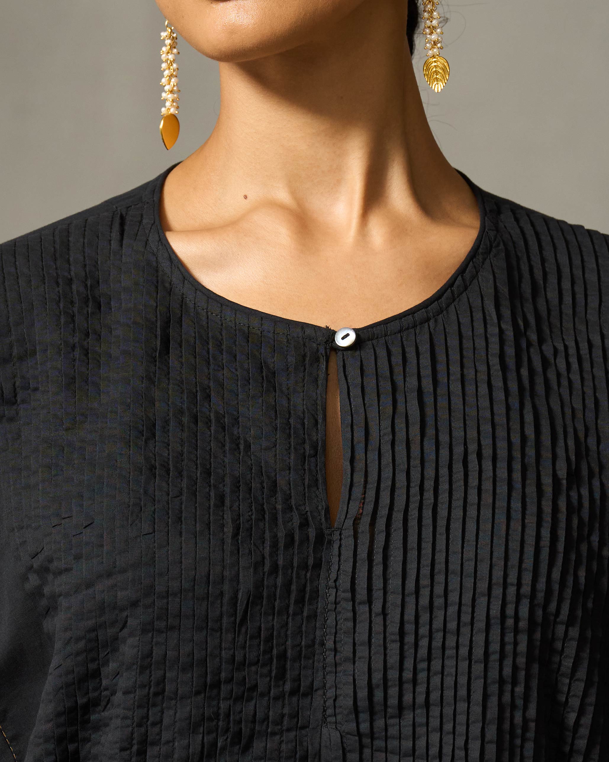 Pintuck Pheran - Black & Gold Print - Image 4