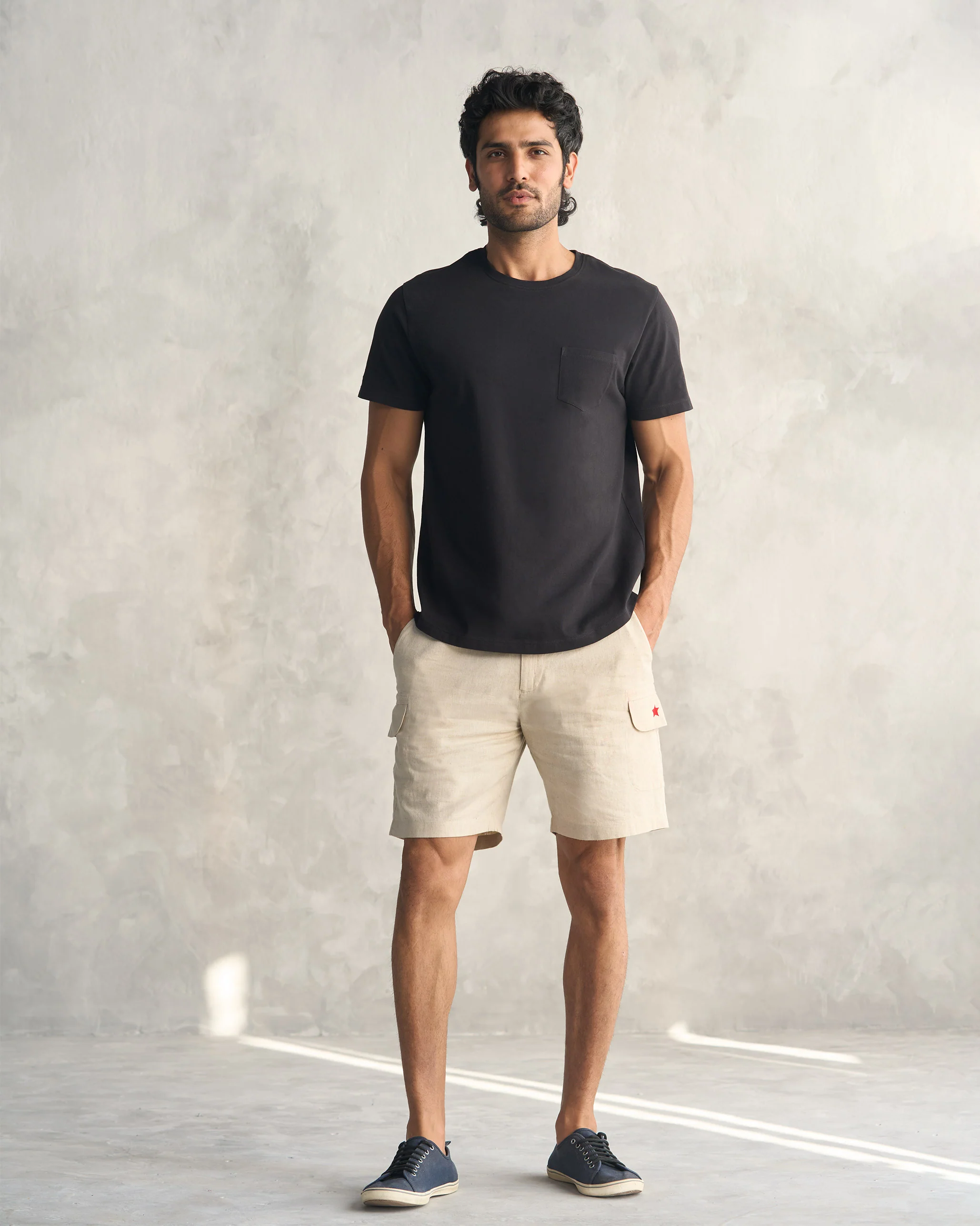 Pocket T-shirt - Black - Image 4