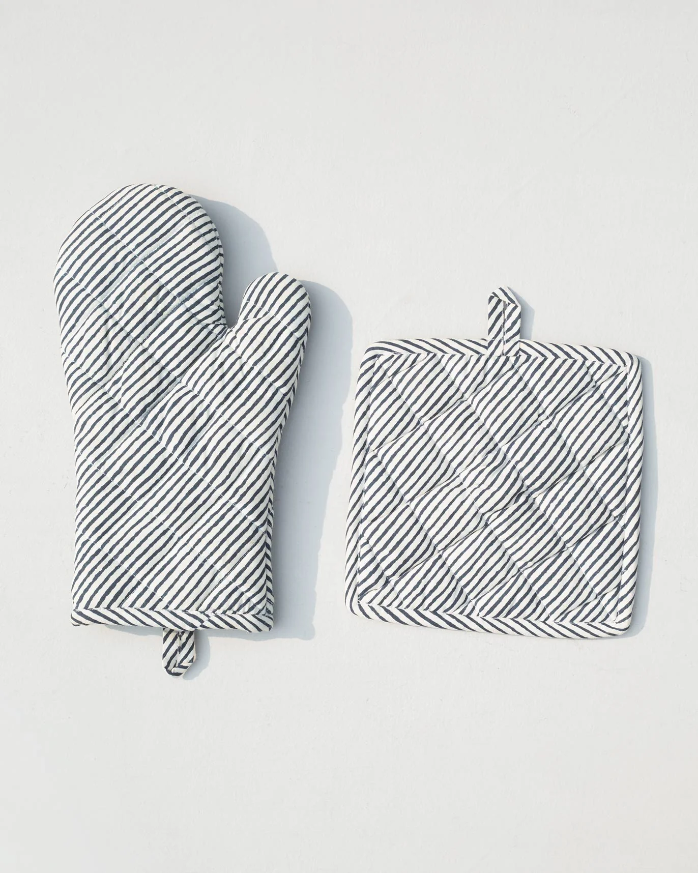 Pot Holder & Mitten Set - Image 2