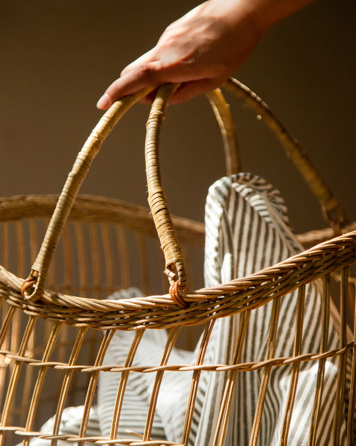 Rattan Basket with Bag - Image 3