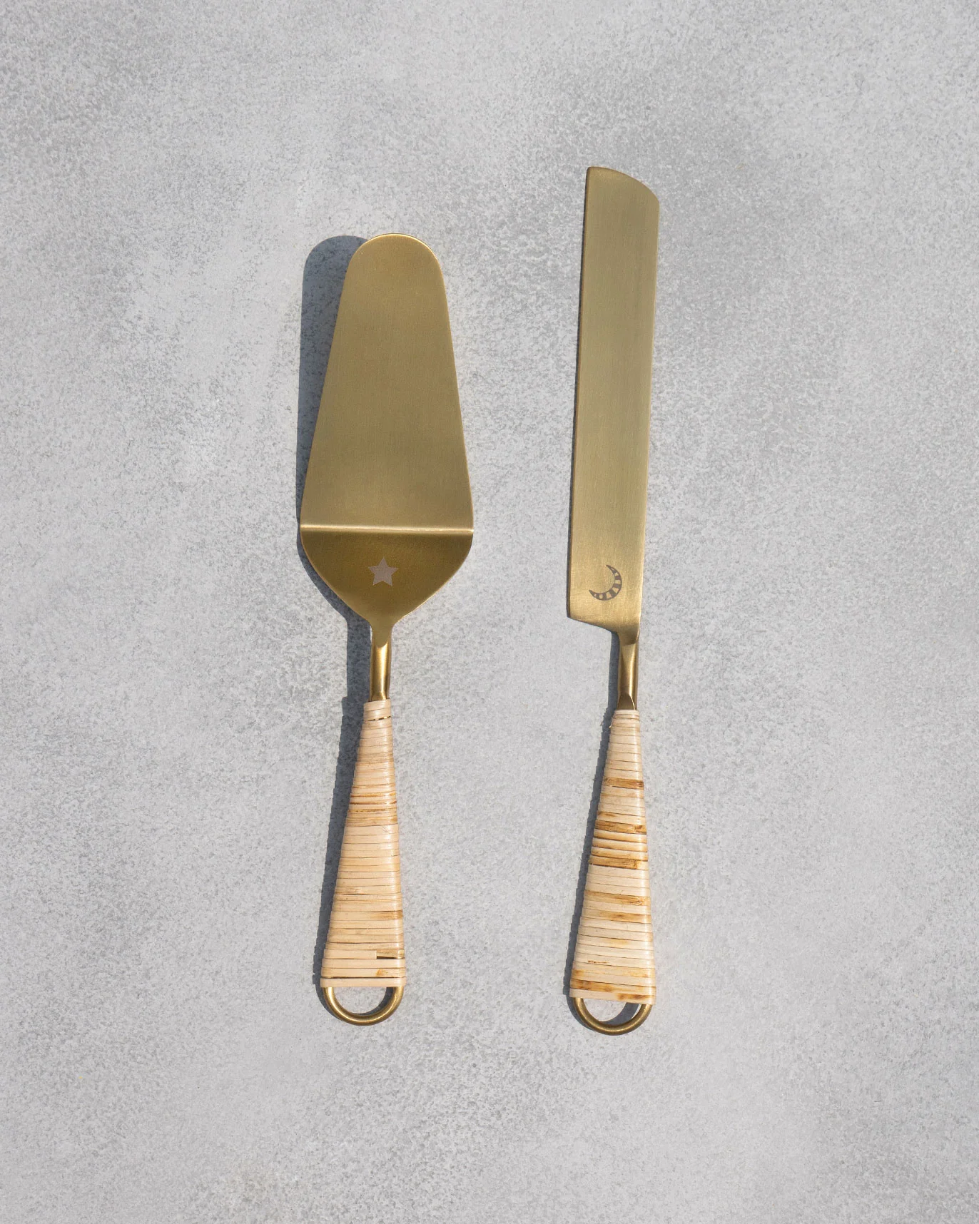 Rattan Cake Knife Server - Image 3