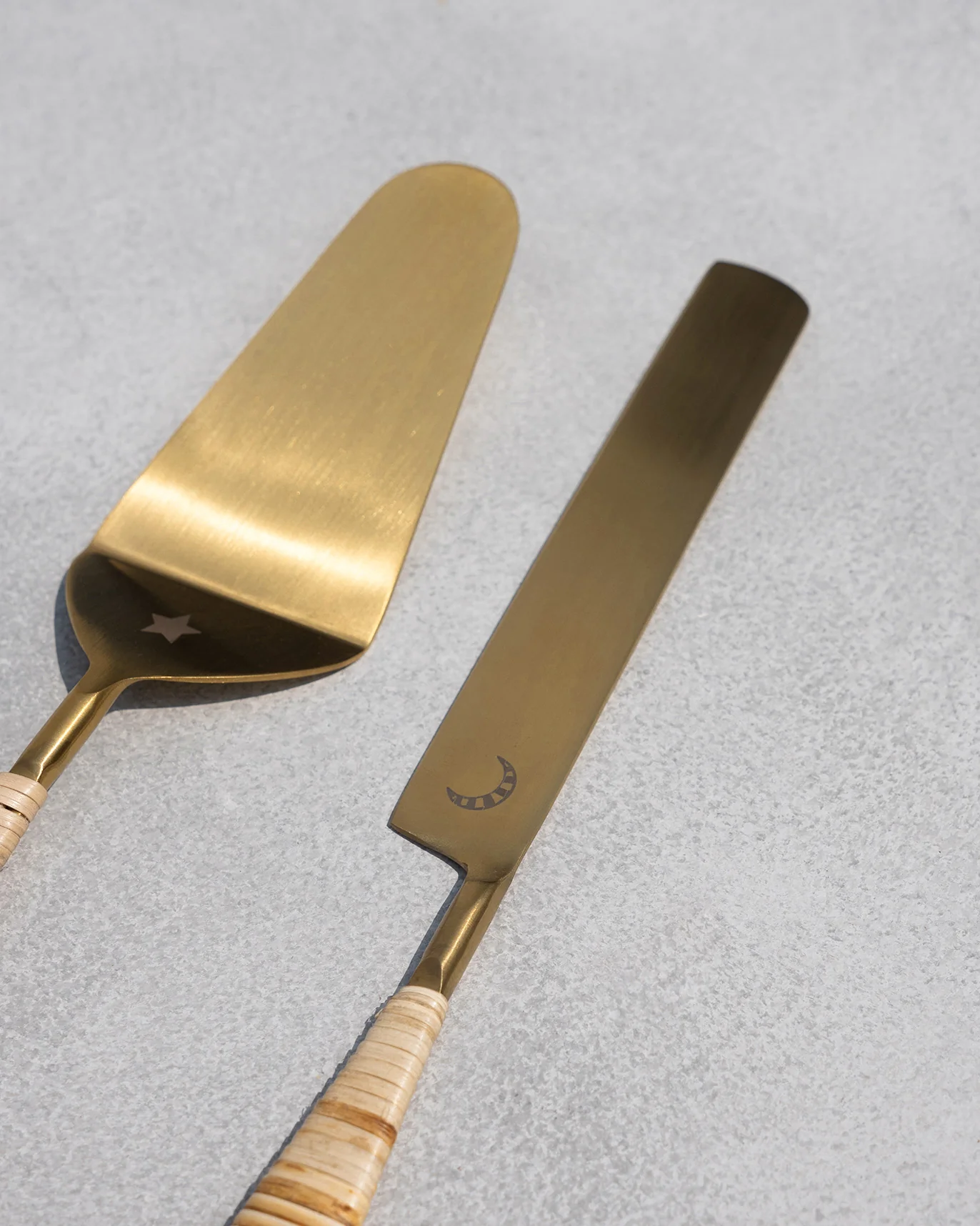 Rattan Cake Knife Server - Image 4