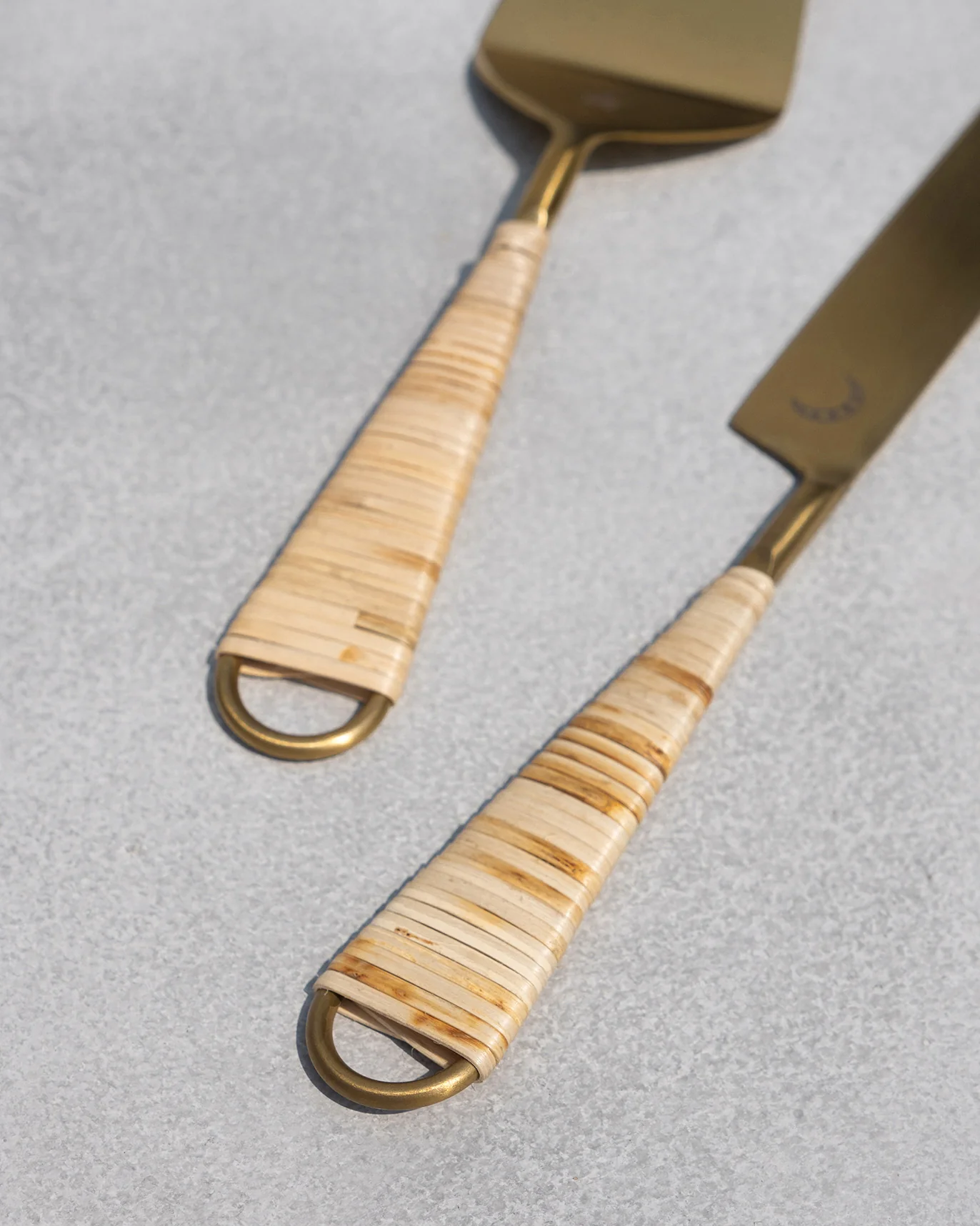 Rattan Cake Knife Server - Image 5