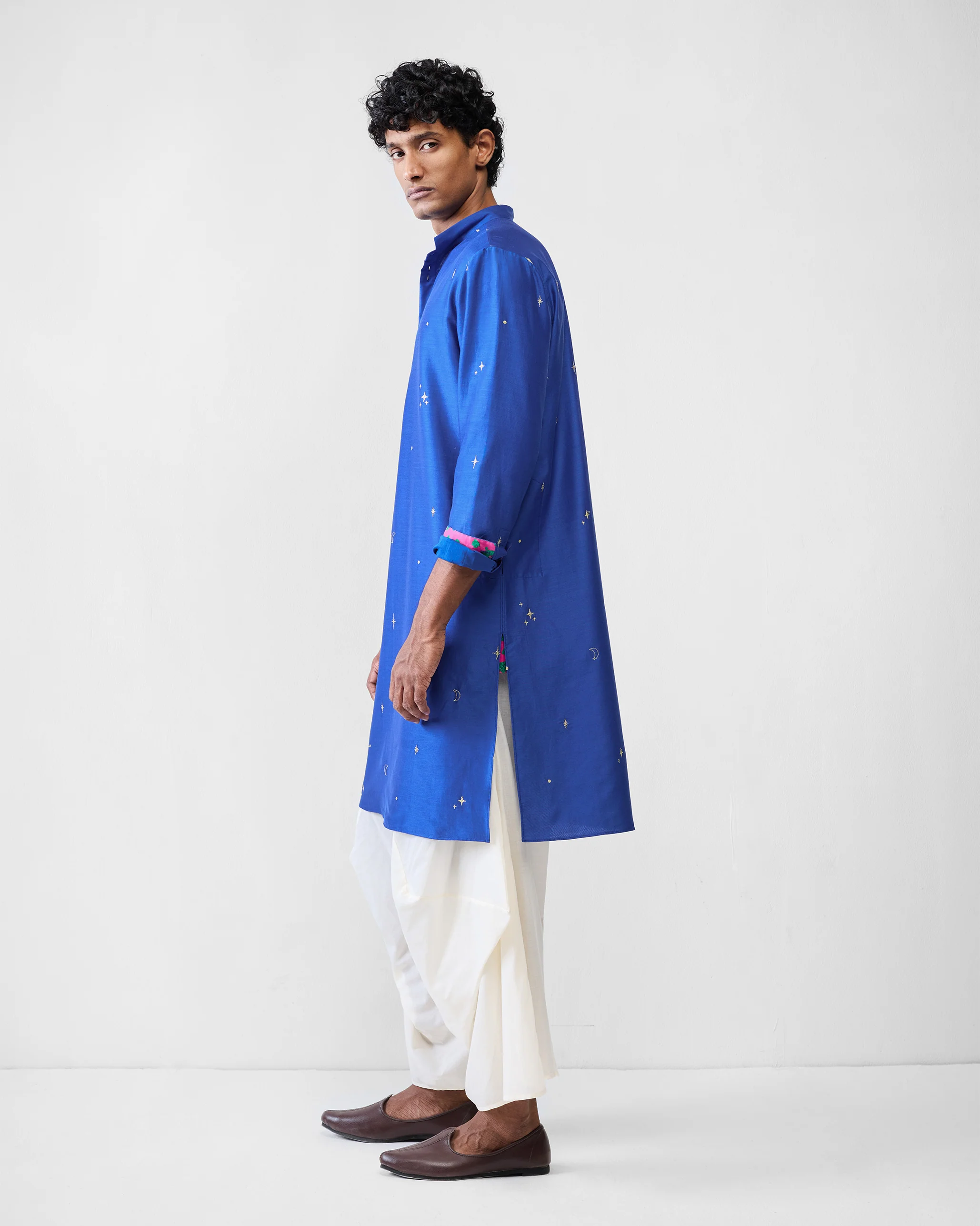 Rey Kurta - Navy & Gold Embroidered - Image 3