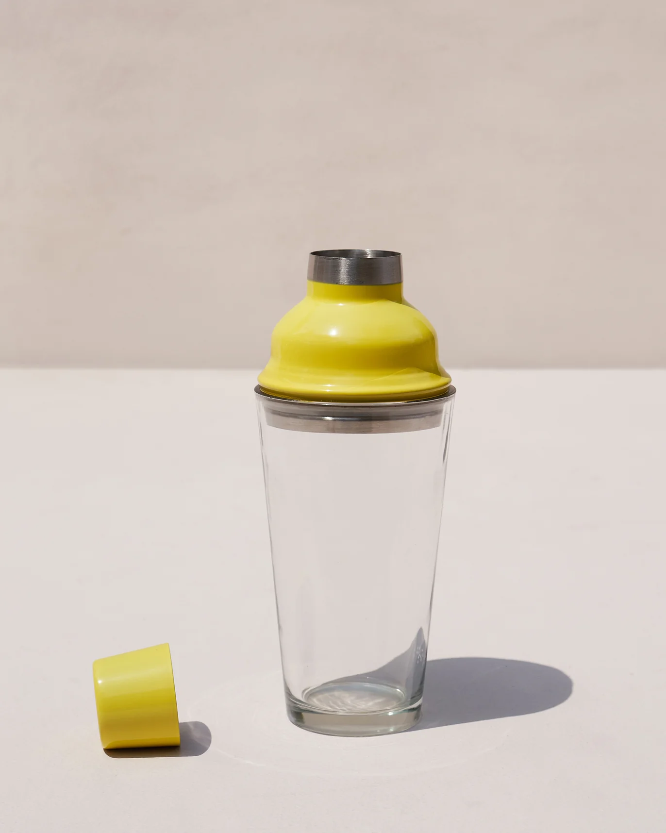 Riverside Cocktail Shaker - Yellow - Image 2