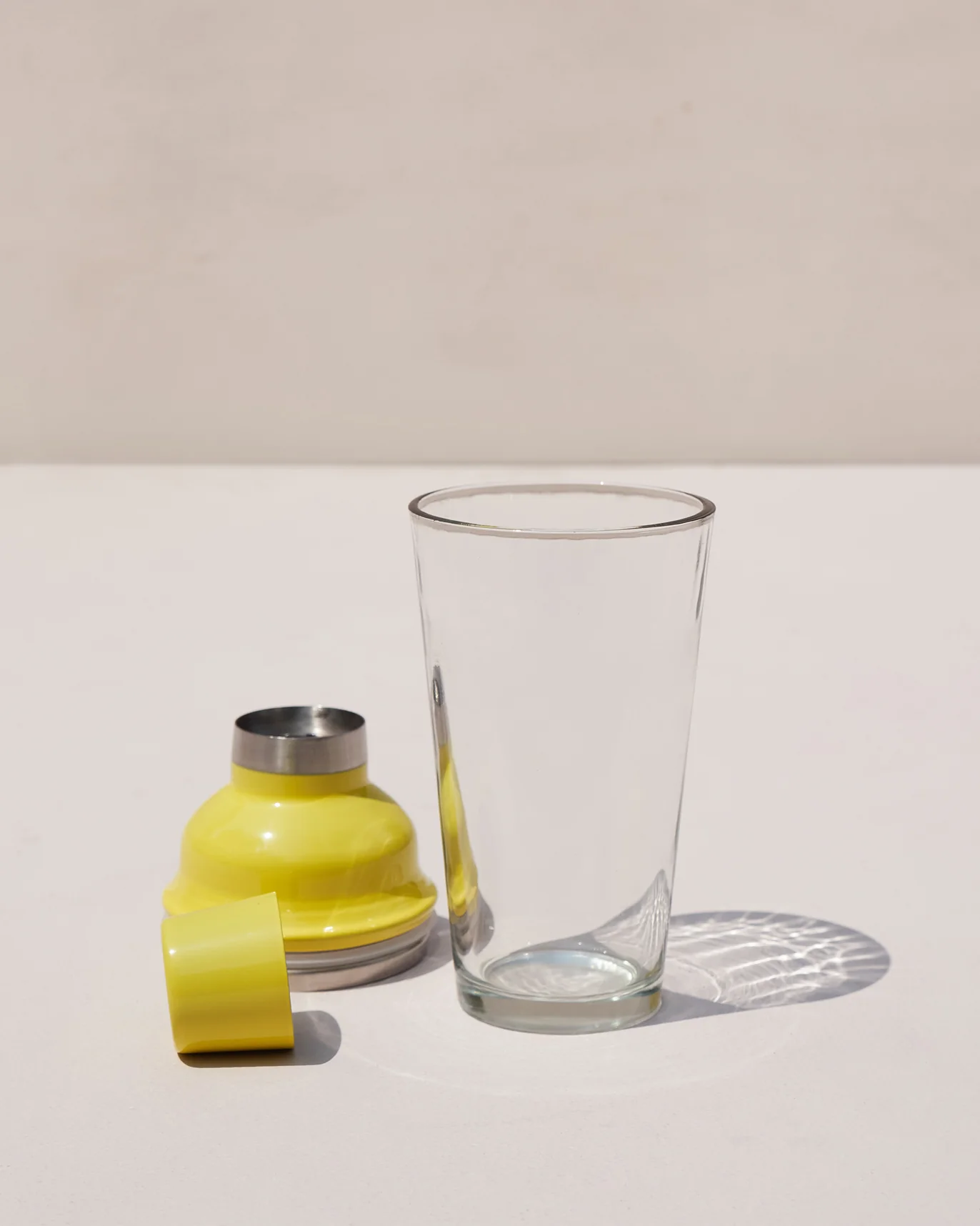 Riverside Cocktail Shaker - Yellow - Image 3