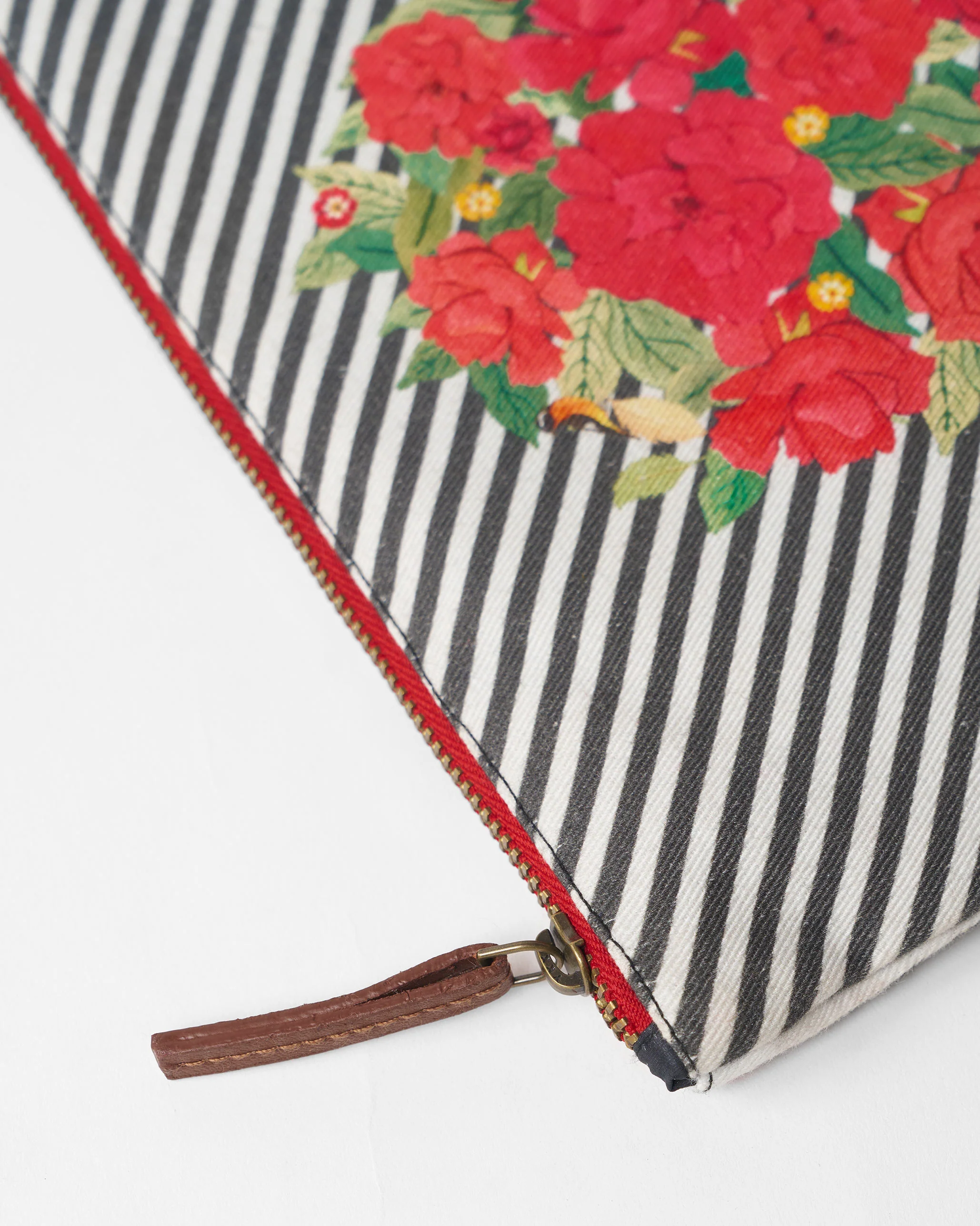Rose Bunch Pouch - Multicolor - Image 5