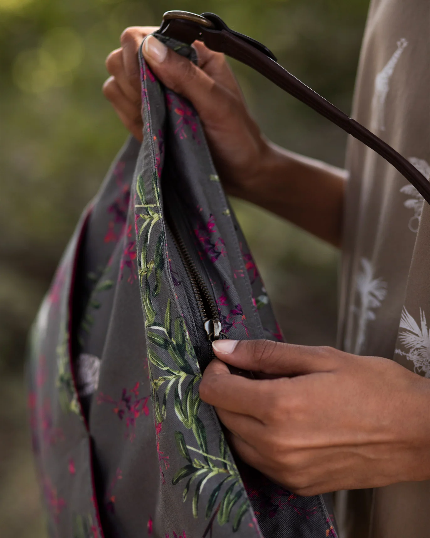 Safar Bag - Grey - Image 4