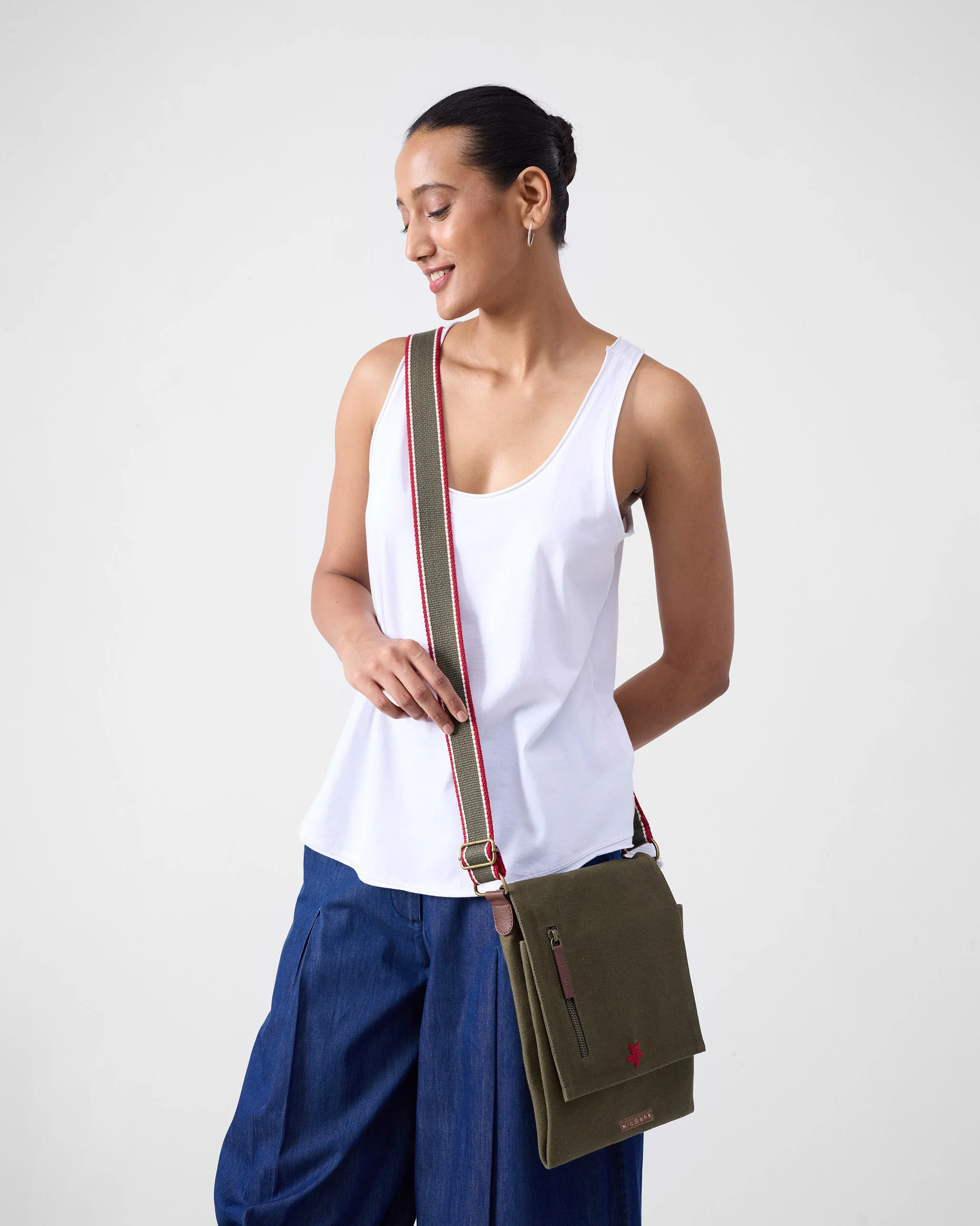 Safari Men's Messenger - Olive - Image 6