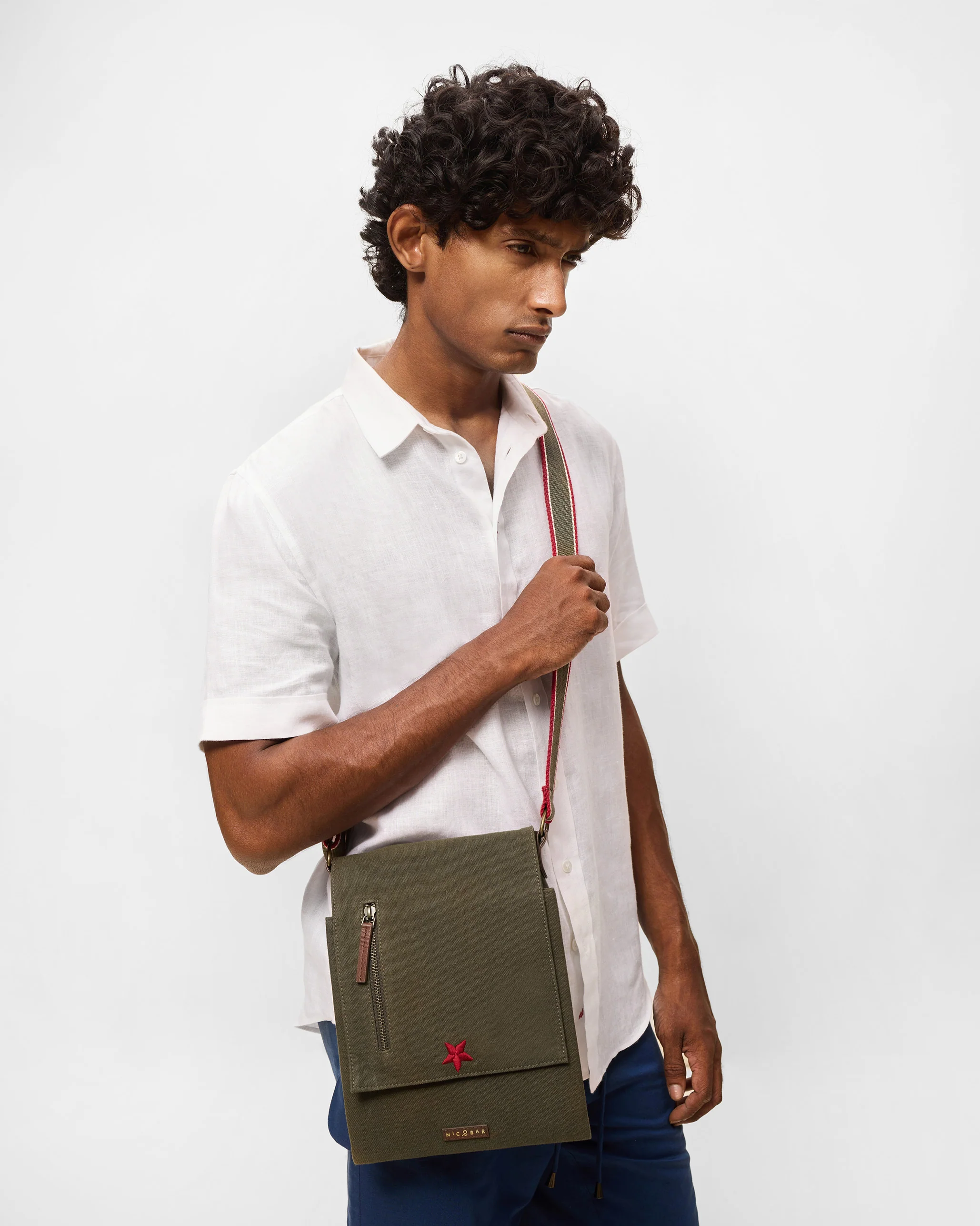 Safari Men's Messenger - Olive - Image 7