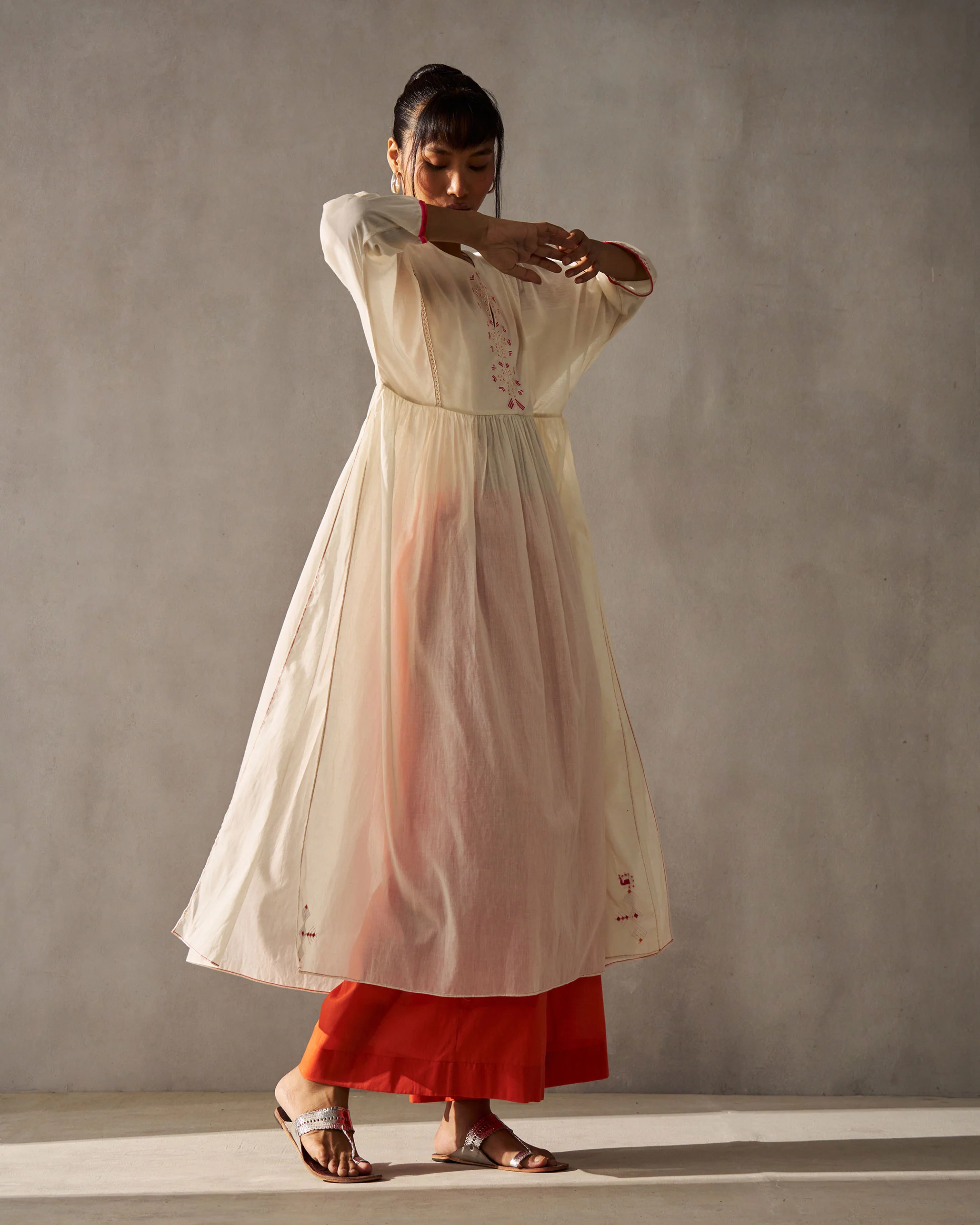 Sara Gathered Kurta - Ivory - Image 6