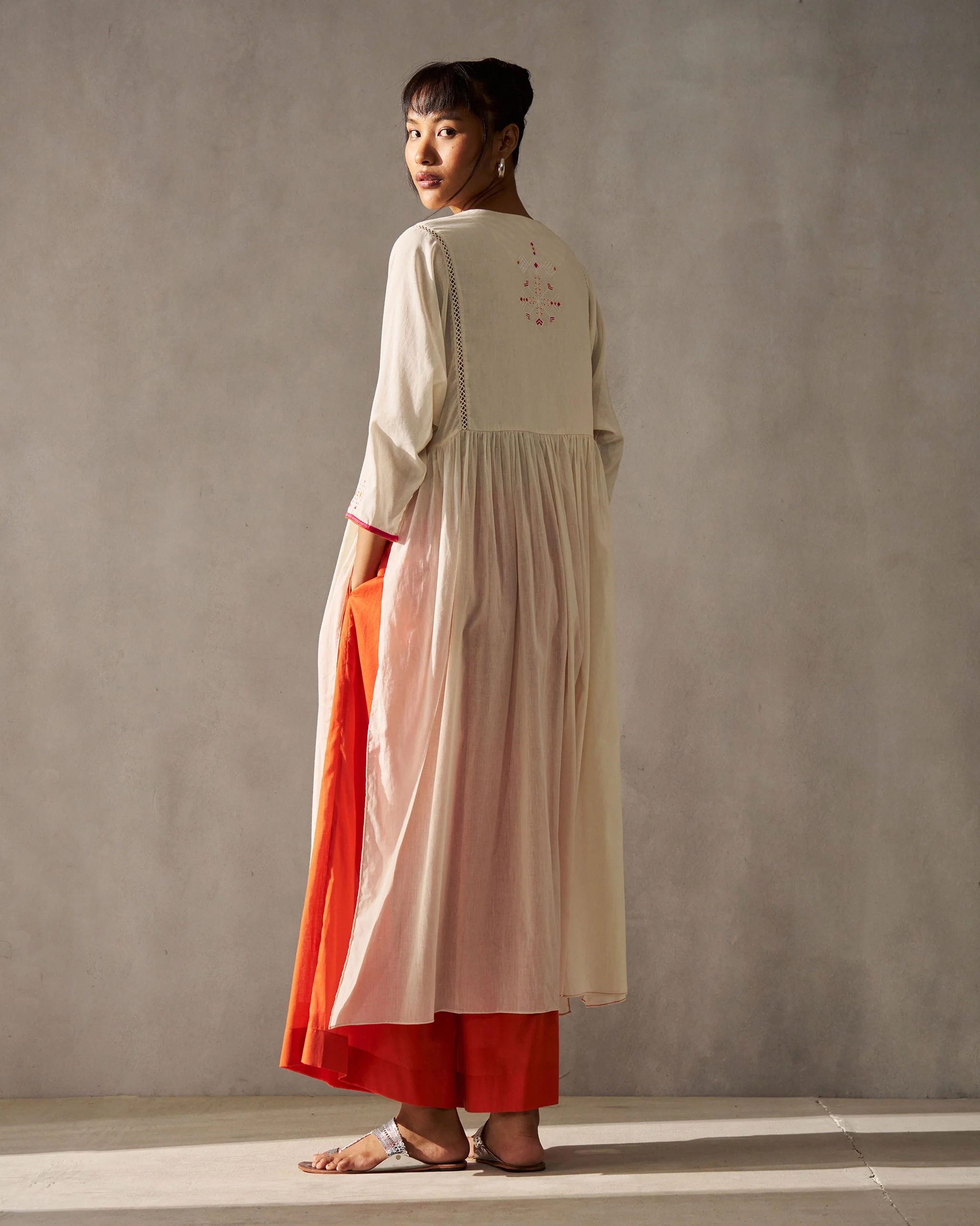 Sara Gathered Kurta - Ivory - Image 8