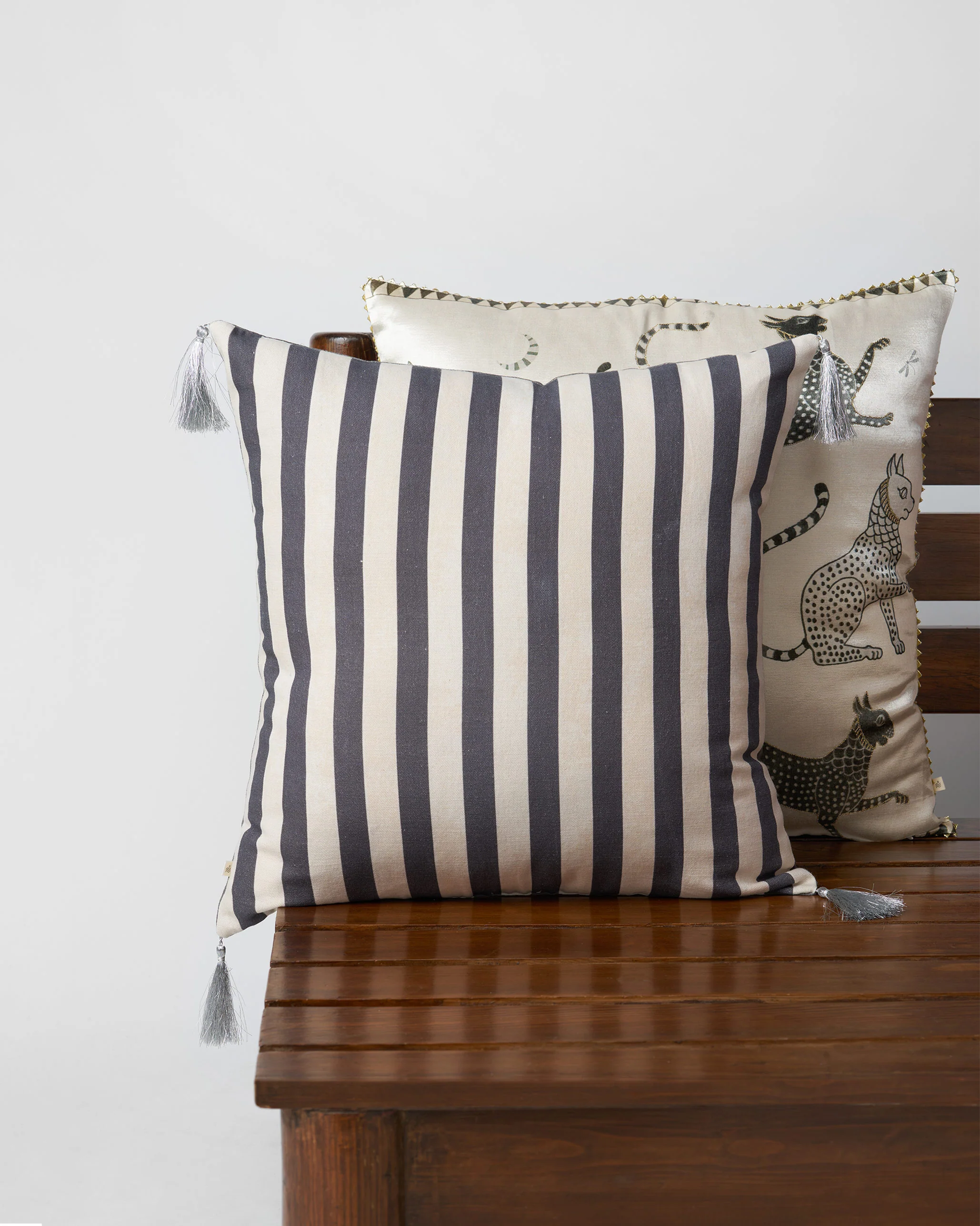 Saral Cushion Cover - Image 2