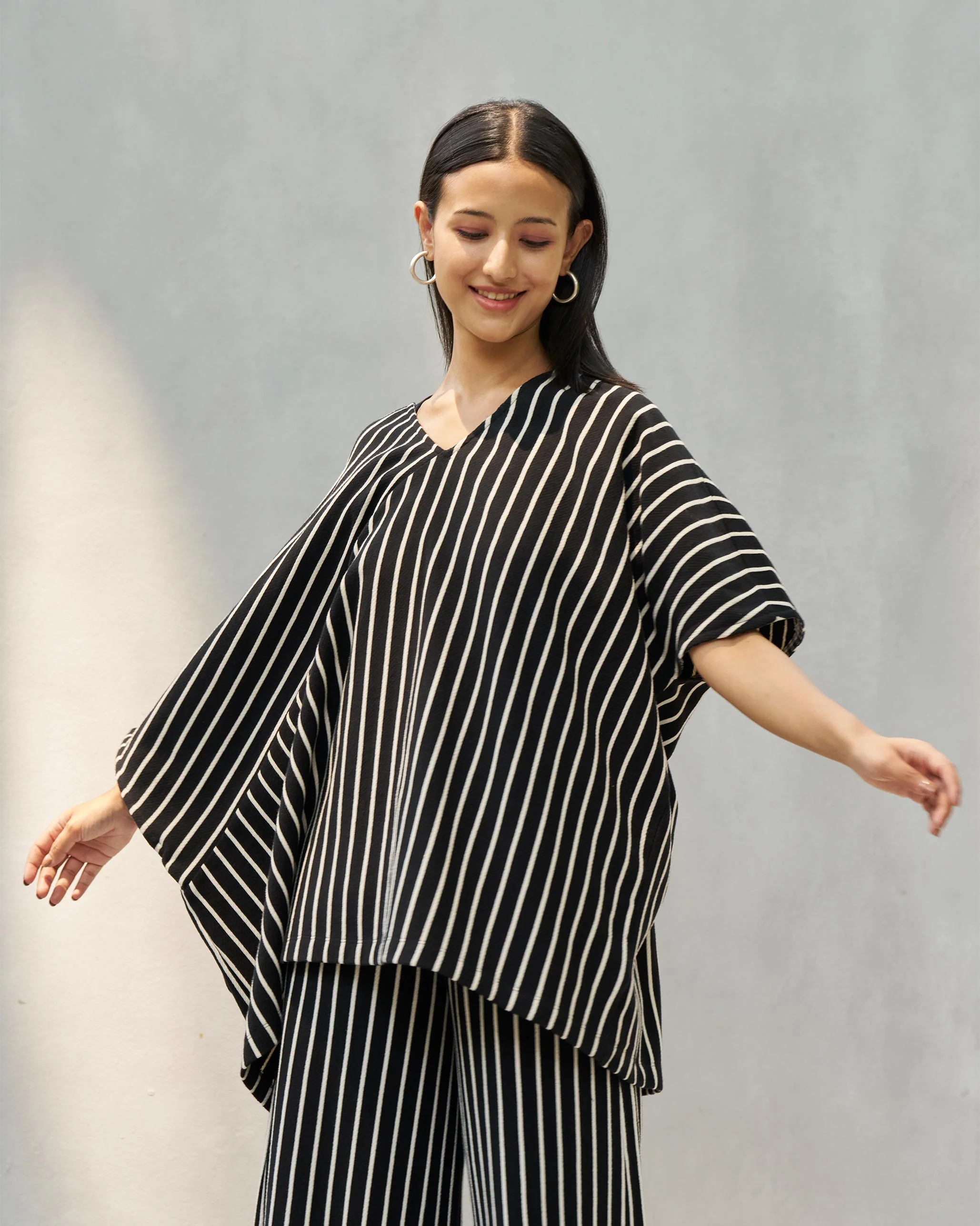 Serena Top - Black & Beige - Image 3