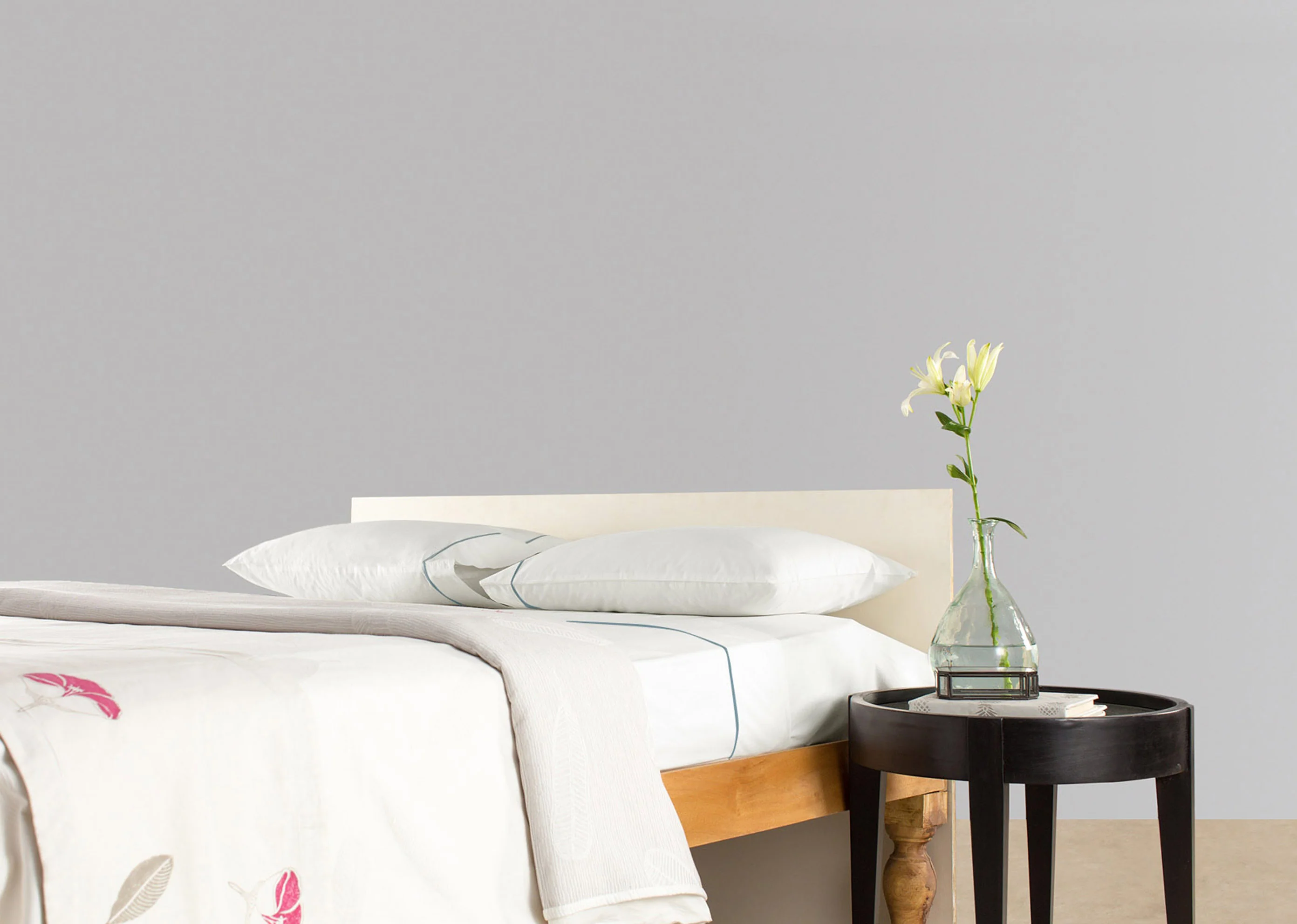 Sheet Set With Contrast Emb (Set of 4) - Image 3