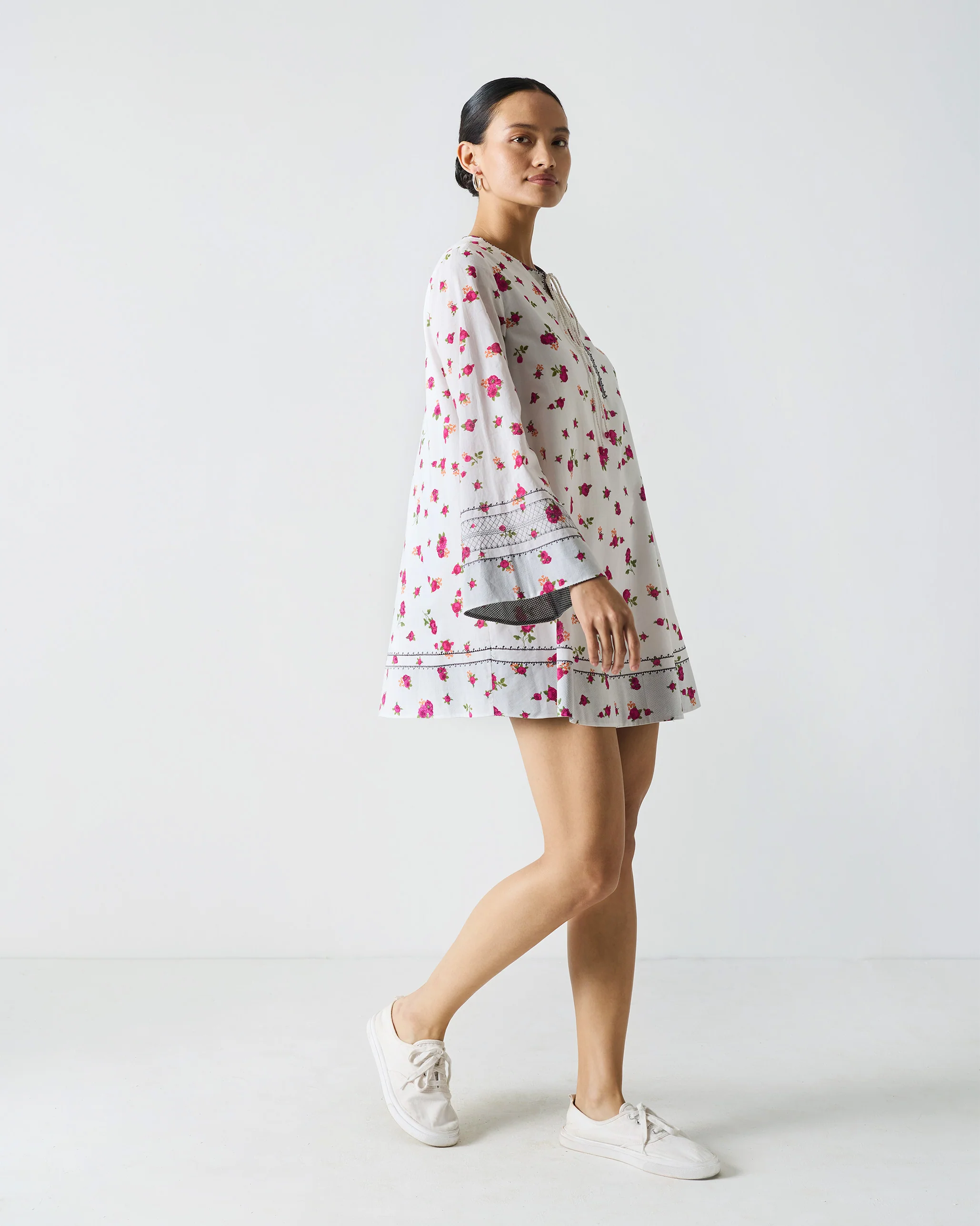 Shiro Beach Dress - White & Fuchsia Print - Image 4