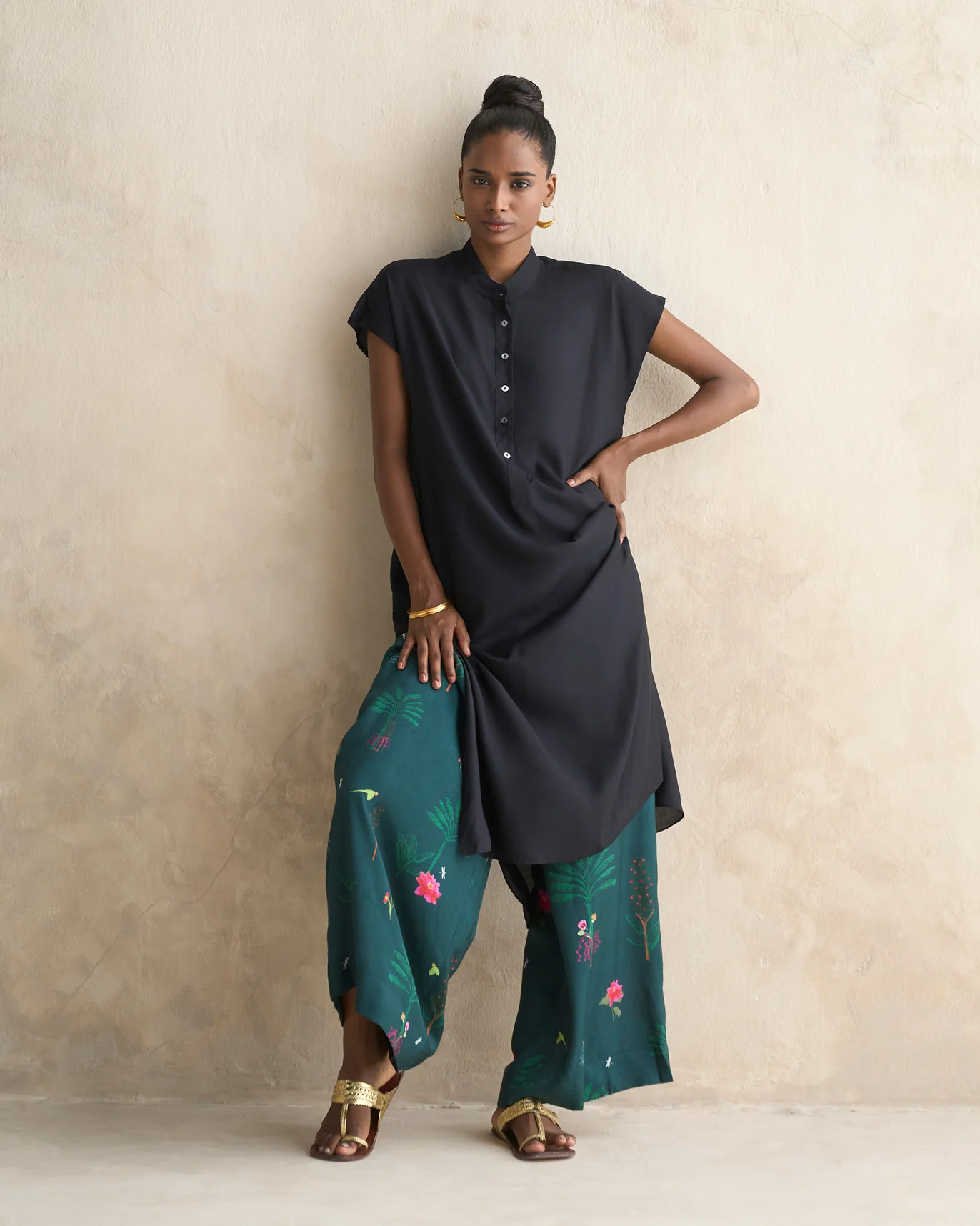 Short Sleeve Kurta - Black - Image 5