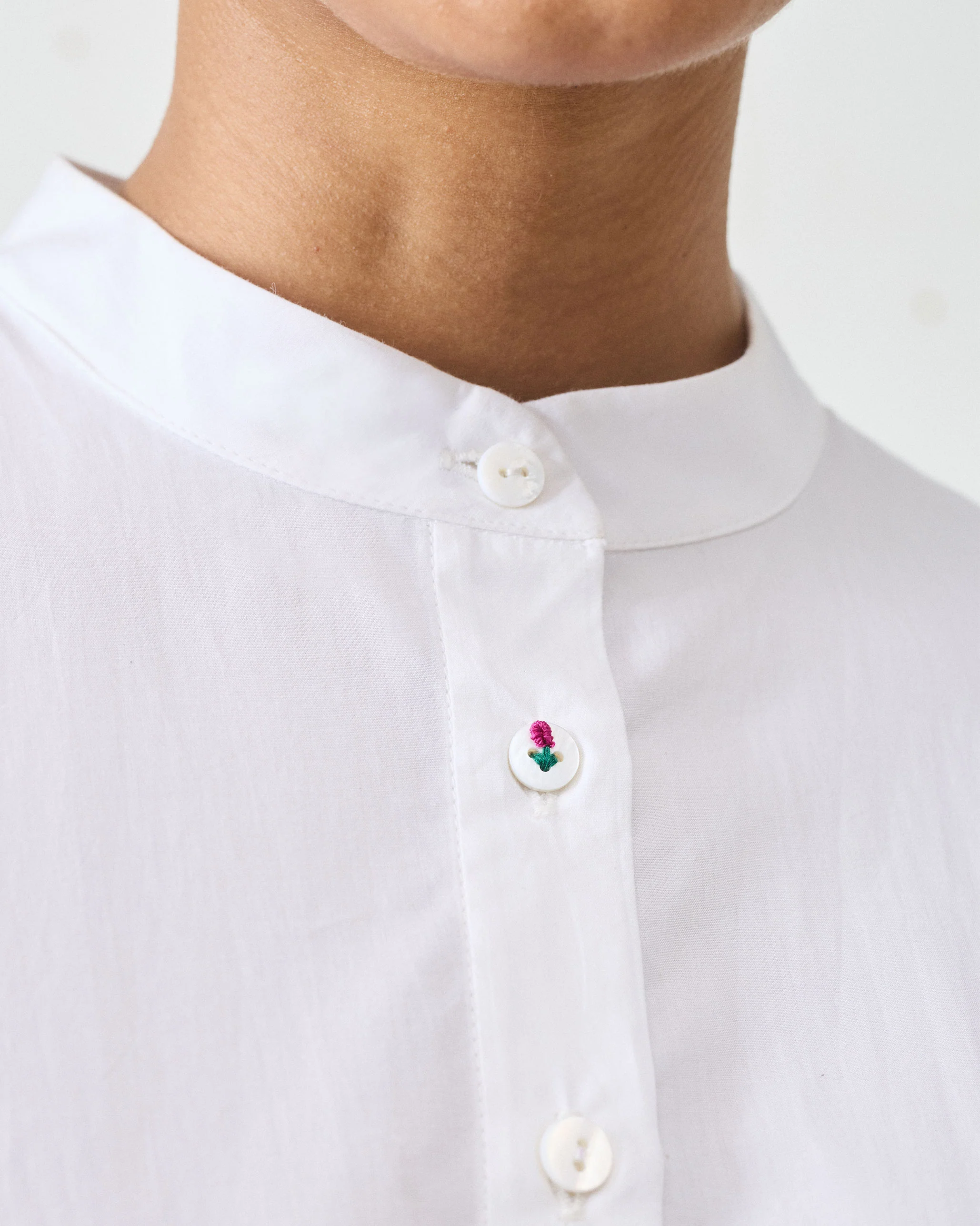 Short Sleeve Kurta - White & Fuchsia Printed - Image 4