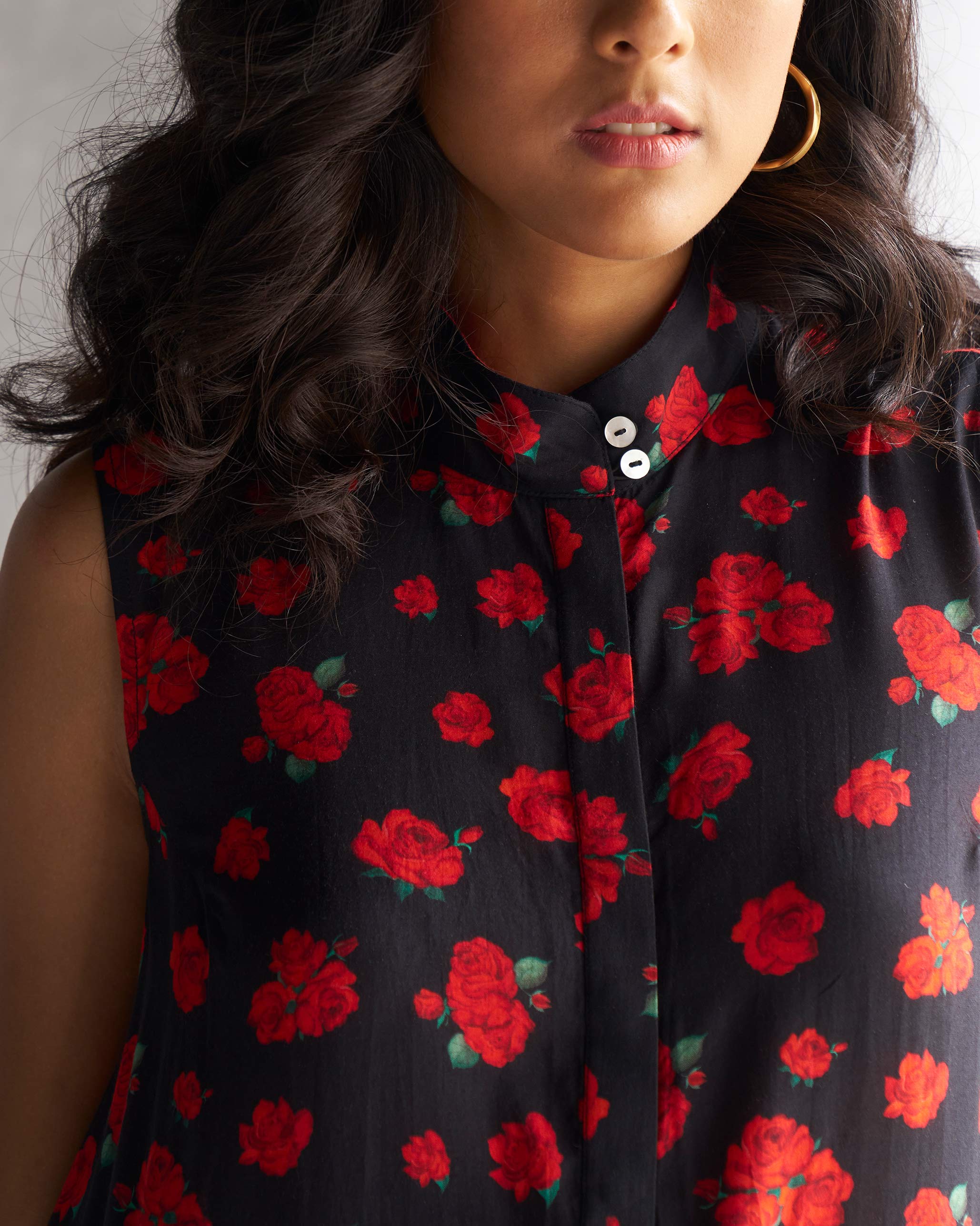 Sleeveless High Neck Kurta - Black & Red - Image 2