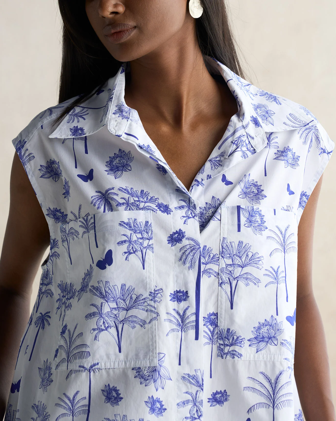 Sleeveless Patch Pocket Shirt - White & Blue - Image 2
