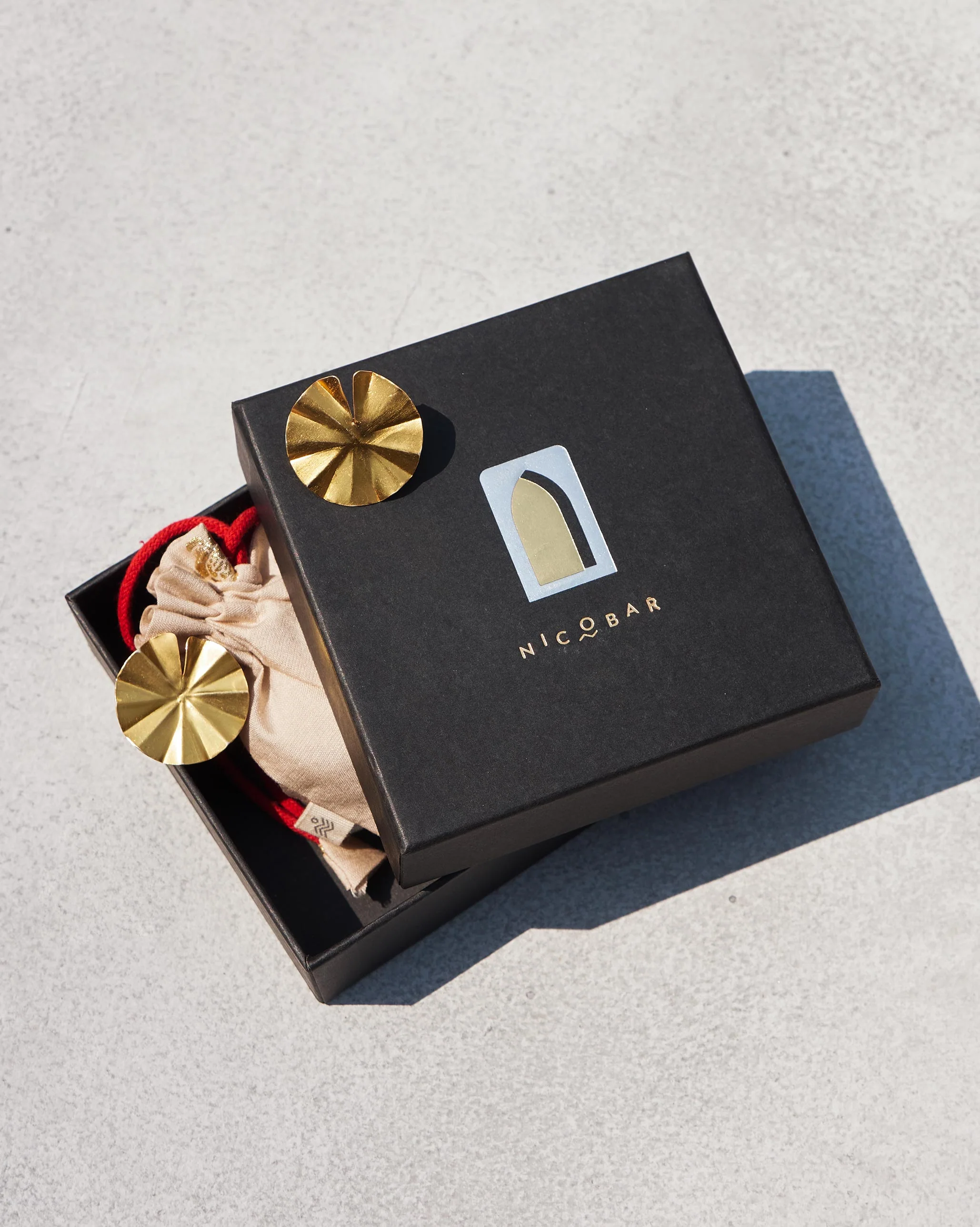 Small Lilly Pad Stud - Gold - Image 2