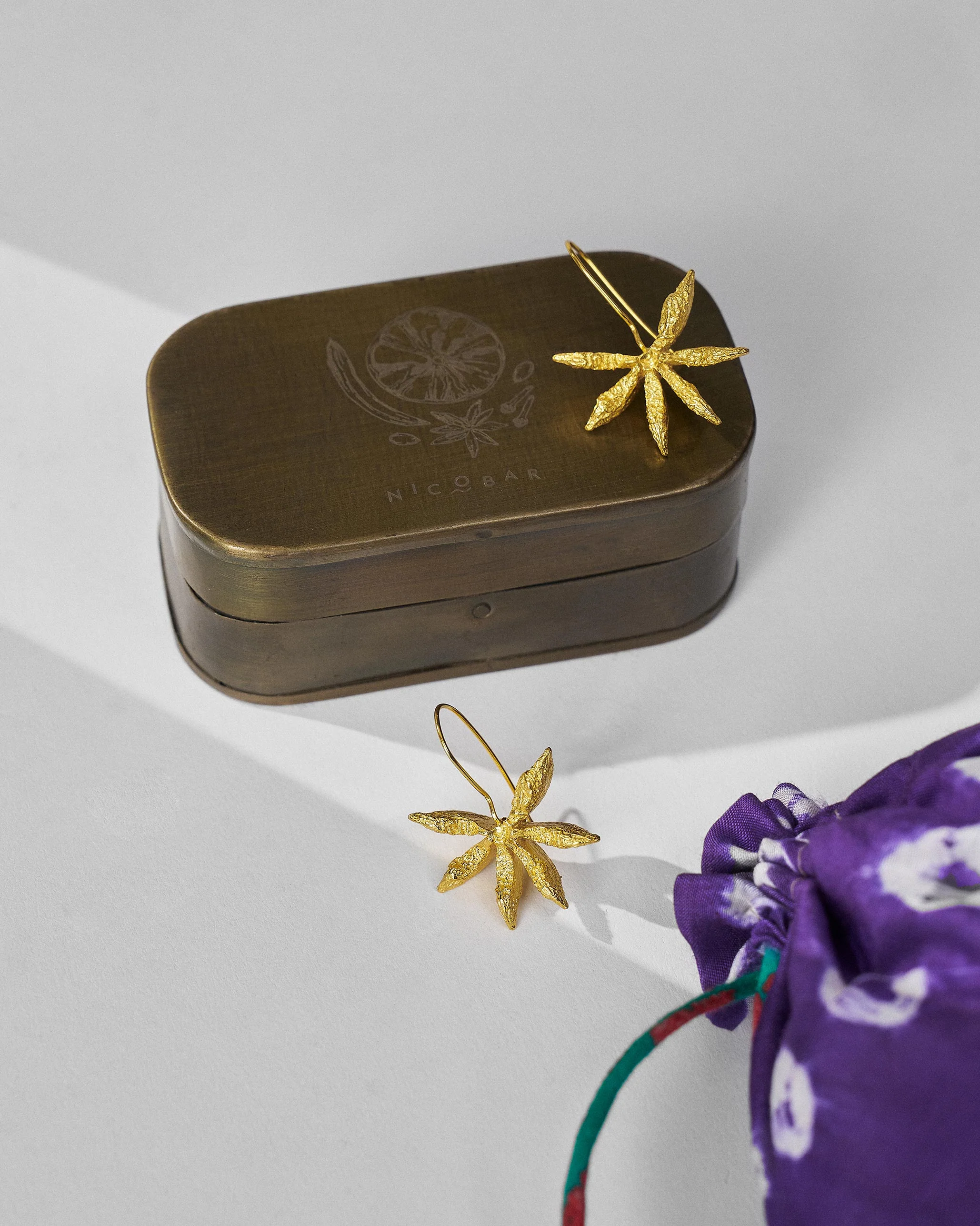 Star Anise Dangle Earrings - Gold - Image 3