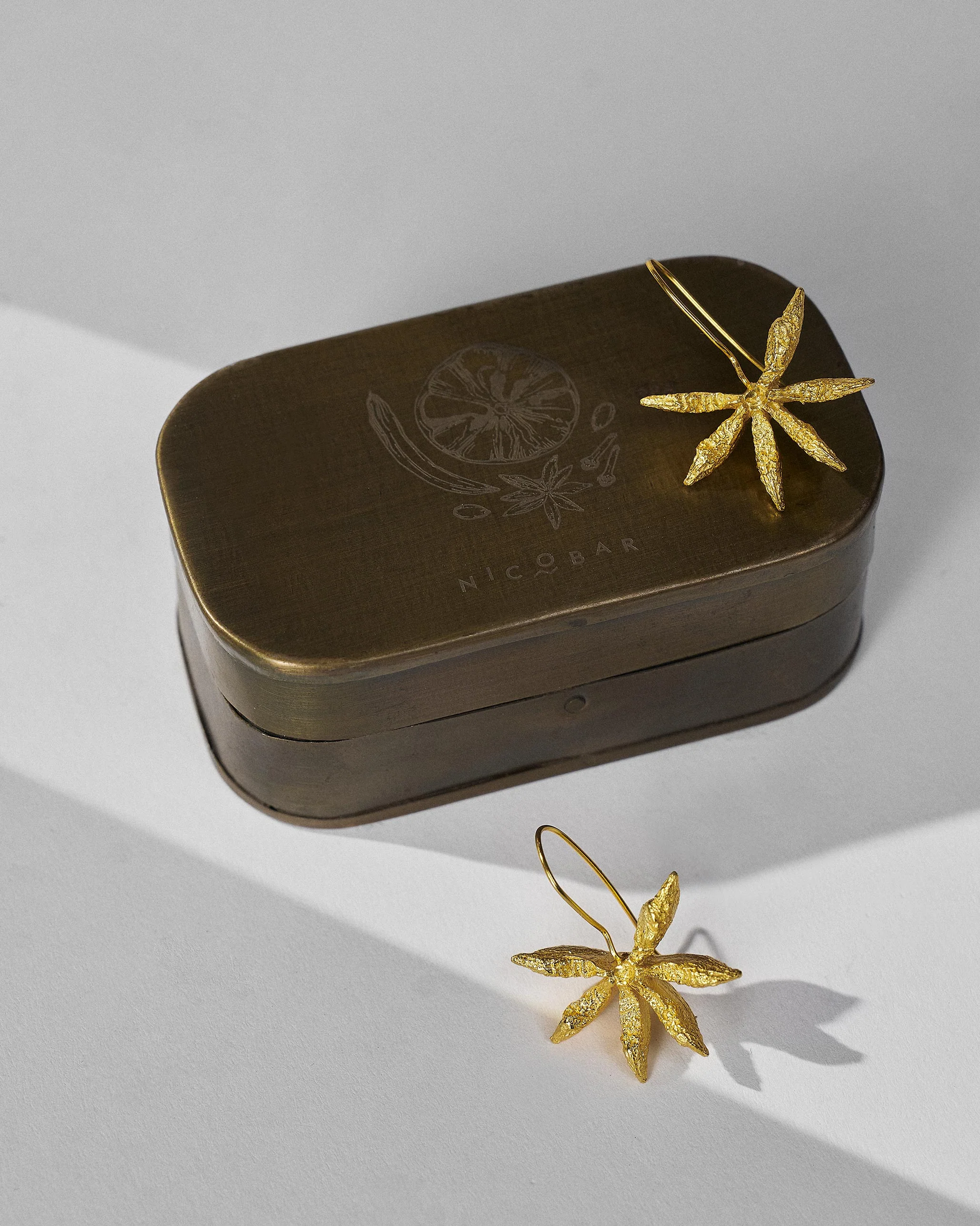 Star Anise Dangle Earrings - Gold - Image 4
