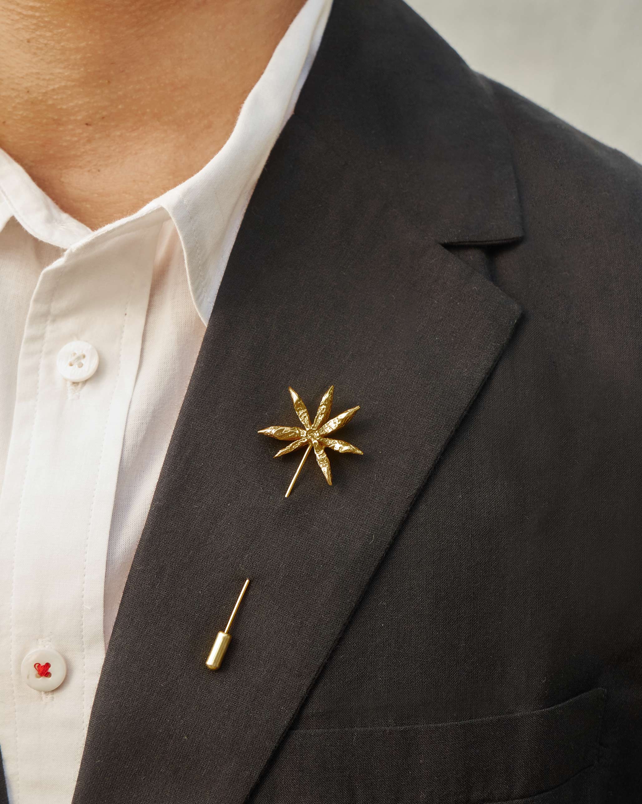 Star Anise Lapel Pin - Gold - Image 3