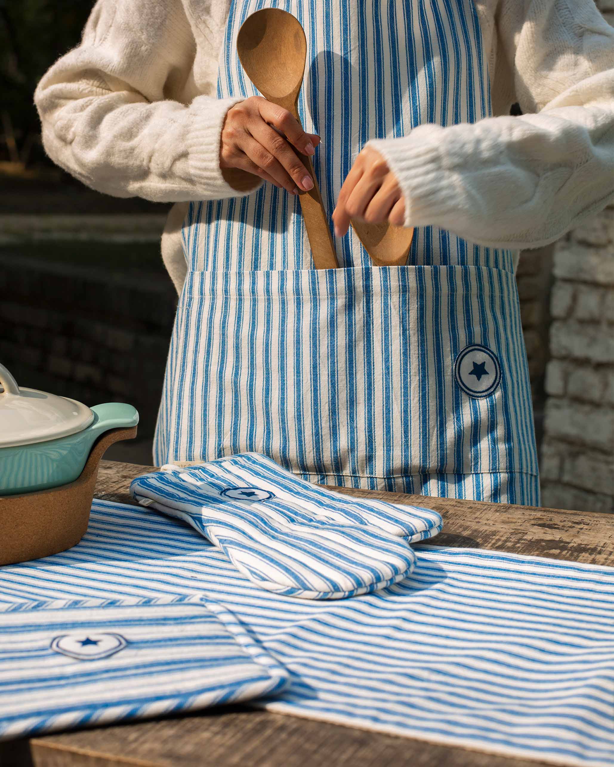 Star Apron & Kitchen Towel - Image 2