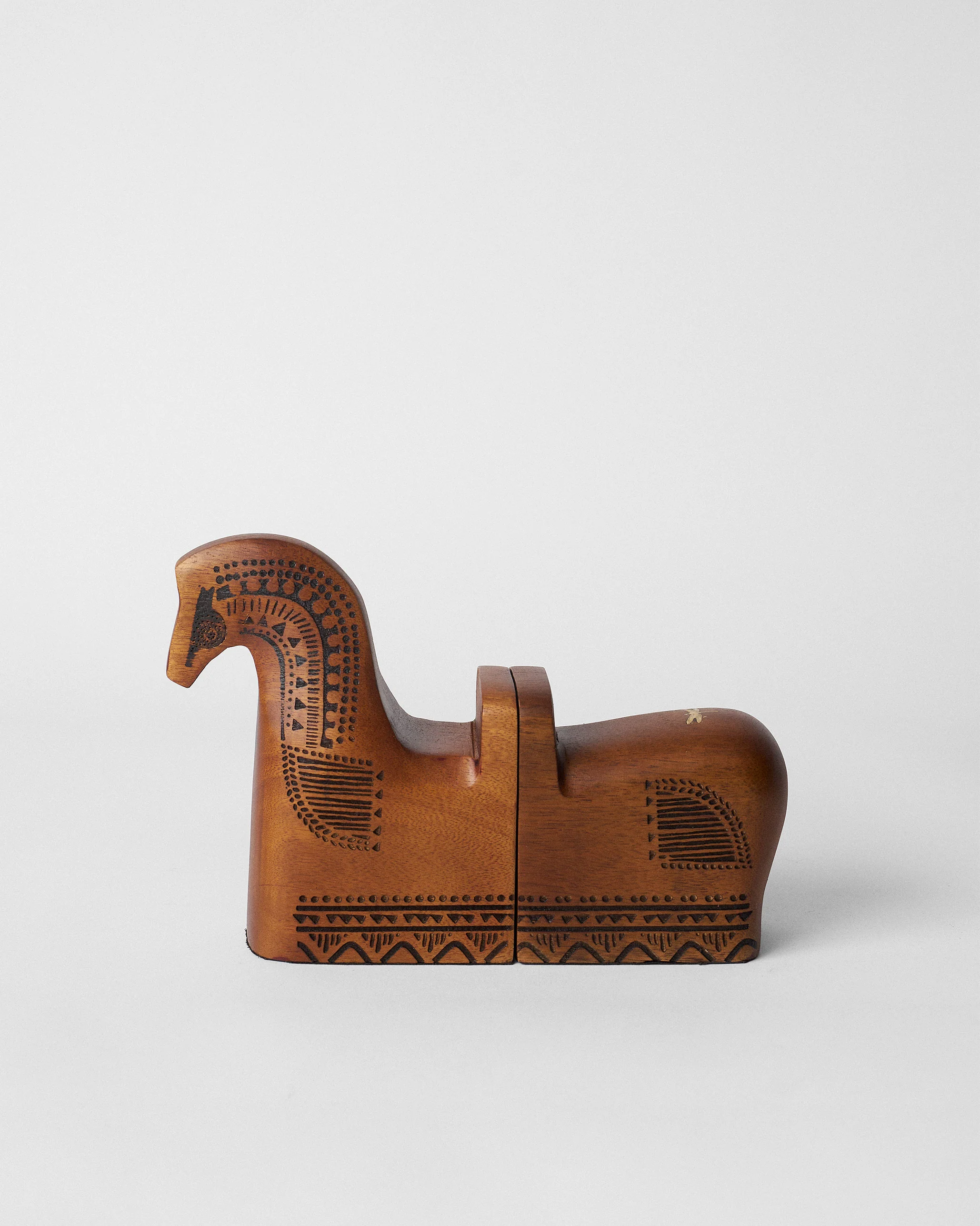 Steed Bookends - Image 2