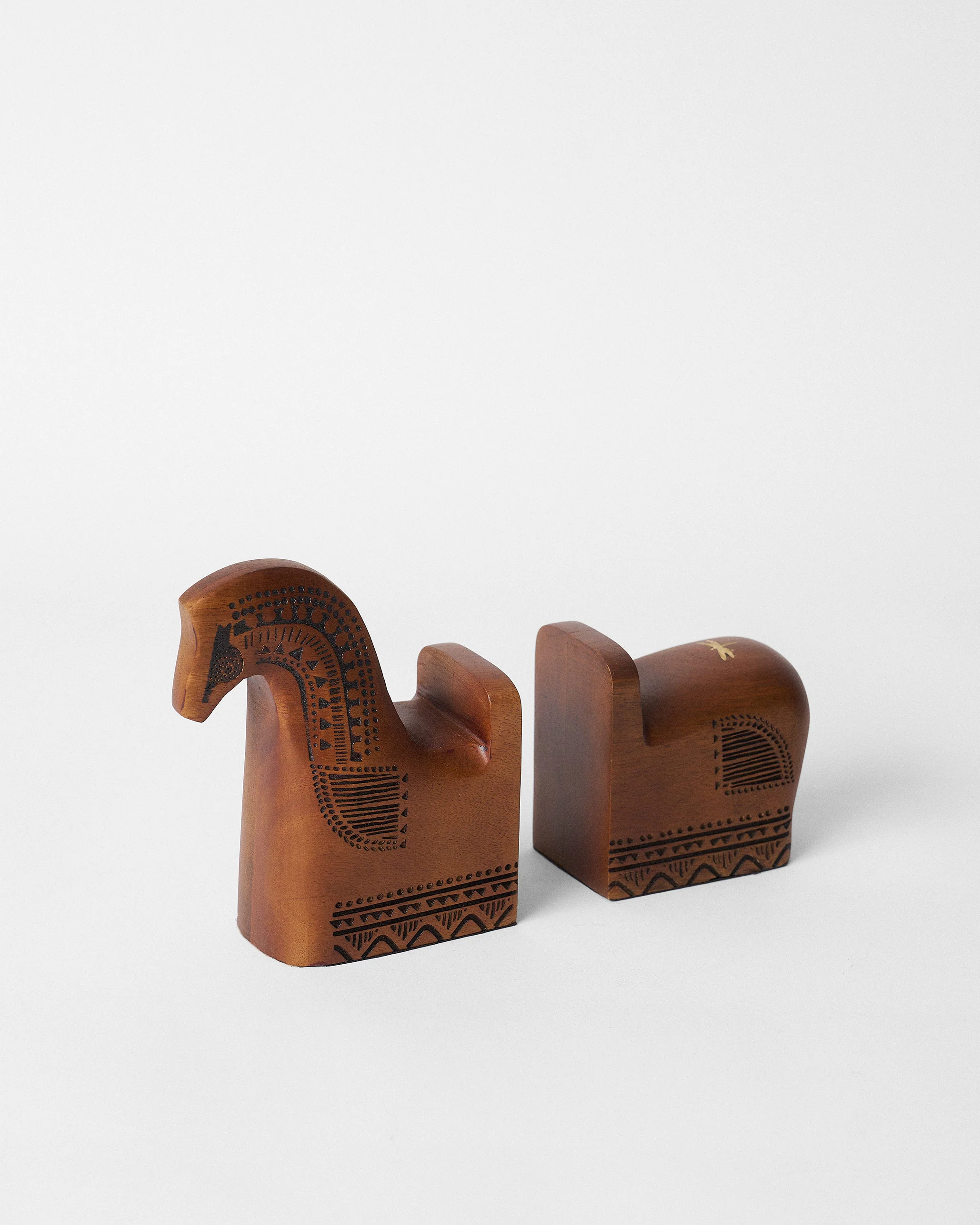 Steed Bookends - Image 4