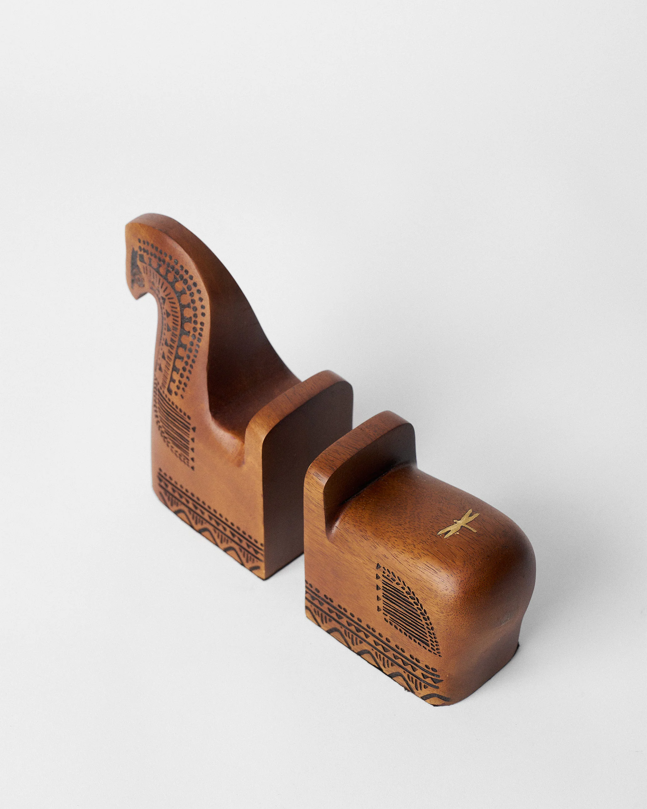 Steed Bookends - Image 5