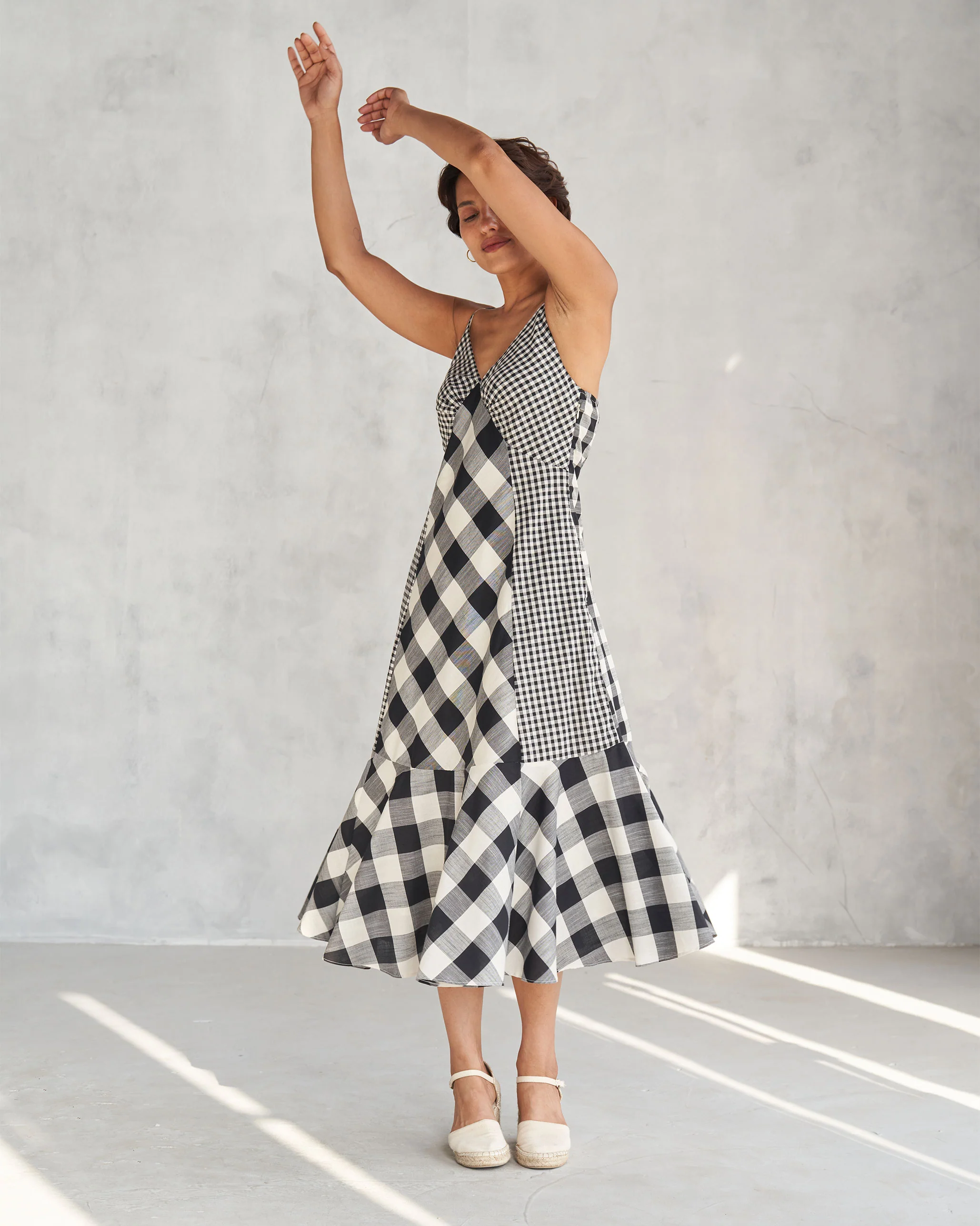 Strappy Tiered Dress - Ivory & Black - Image 5